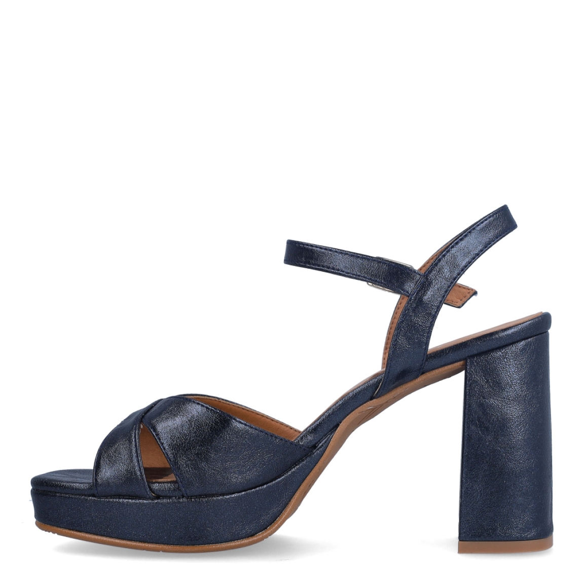 Sandalia de la marca Itse, modelo DAFNE. Exterior de la sandalia de piel de color azul marino. Interior de la sandalia de piel. Cierre de la sandalia con hebilla en el tobillo. Sandalia con tacón ancho de 9 cm de altura, incluyendo 2 cm de plataforma. La Sandalia Itse DAFNE es ideal para tus eventos y fiestas, perfectas para completar tus looks!