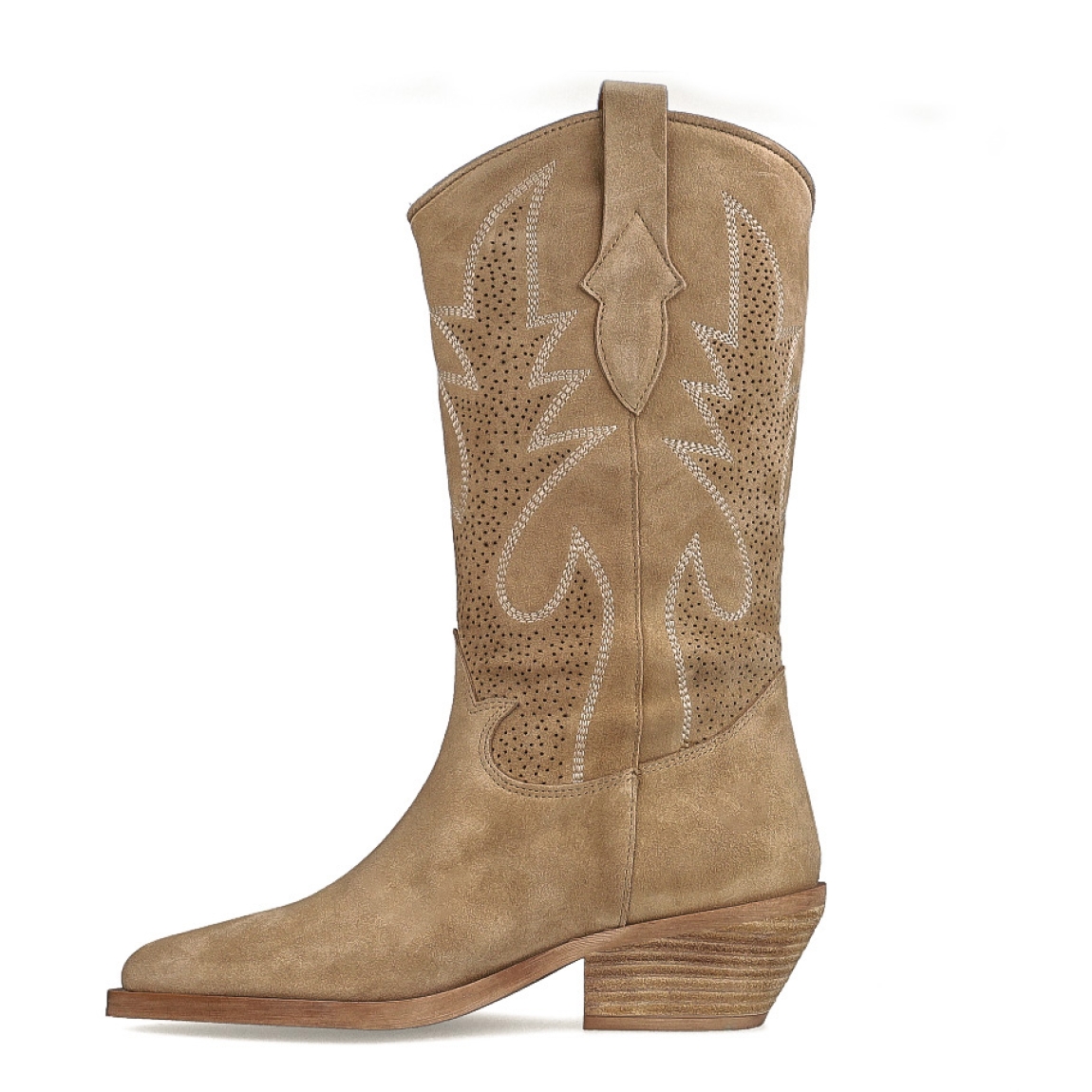 Botas camperas de la marca Alpe, modelo HADID. Exterior en ante color camel con punta lápiz. Interior en piel color camel. Botas Alpe con tacón de 4cm de altura. Estas botas Alpe HADID son un complemento con estilo y comodidad, perfecto para lucirlo con tus mejores looks!