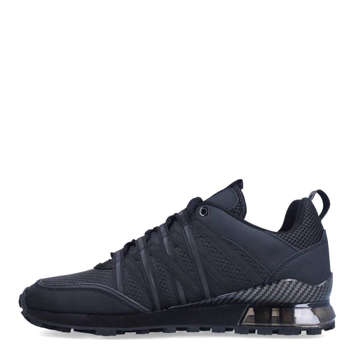 Deportiva de la marca Cruyff, modelo 998. Exterior de la deportiva en tela de color negro. Interior de la deportiva en textil de color negro. Cierre de la deportiva con cordones. Suela de goma dentada de 2 cm. Los tubos hexagonales son diseñados para permitir la entrada de aire a la parte posterior de la zapatilla, proporcionando un extra de soporte al pie. Plantilla muy cómoda, acolchada para garantizar el máximo confort. La deportiva Cruyff 998 es una nueva y exclusiva technología de Cruyff que mejora el rendimiento gracias a una mayor amortiguación.