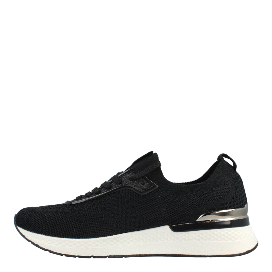 Deportivas transpirables de la marca Tamaris, modelo Victor. Exterior de las deportivas en textil negro con detalle en escarchado en la parte de cordones y dorado en el talón. Interior de las deportivas en textil color negro. Cierre de las deportivas Tamaris con cordones negros. Deportivas Tamaris con cuña de 3cm de altura. Estas deportivas Tamaris Victor, tienen el color y diseño clásico para combinar con todos tus looks!