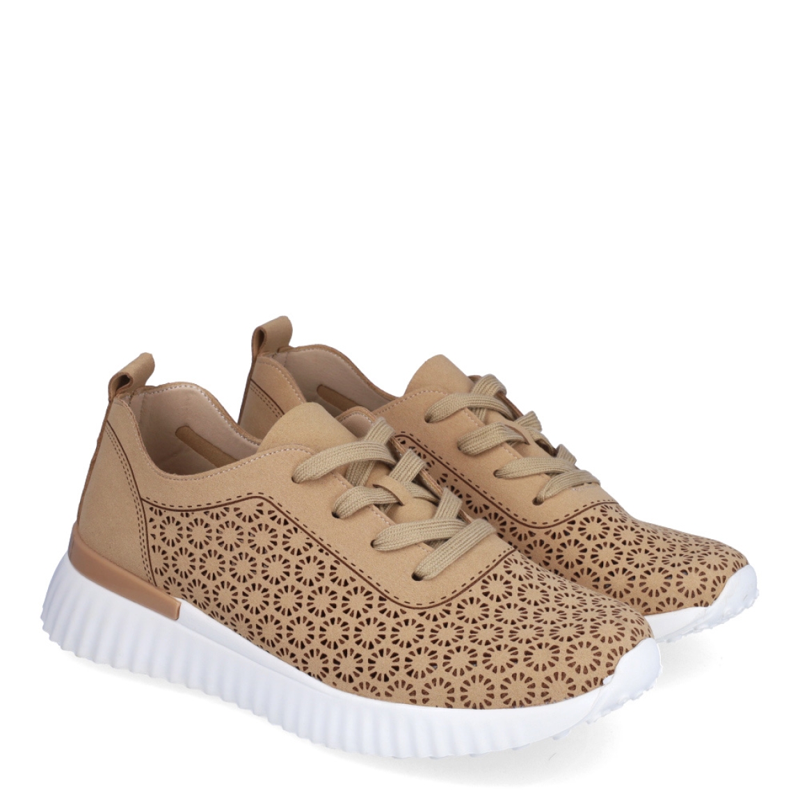 Deportivas transpirables de la marca Walk & Fly, modelo AH-80. Exterior en microfibra color camel con efecto troquelado. Cierre con cordones con plataformade goma dentada y cuña de 2cm de altura. Estas deportivas Walk & Fly AH-80 tienen la comodidad que necesitas en tu día a día!