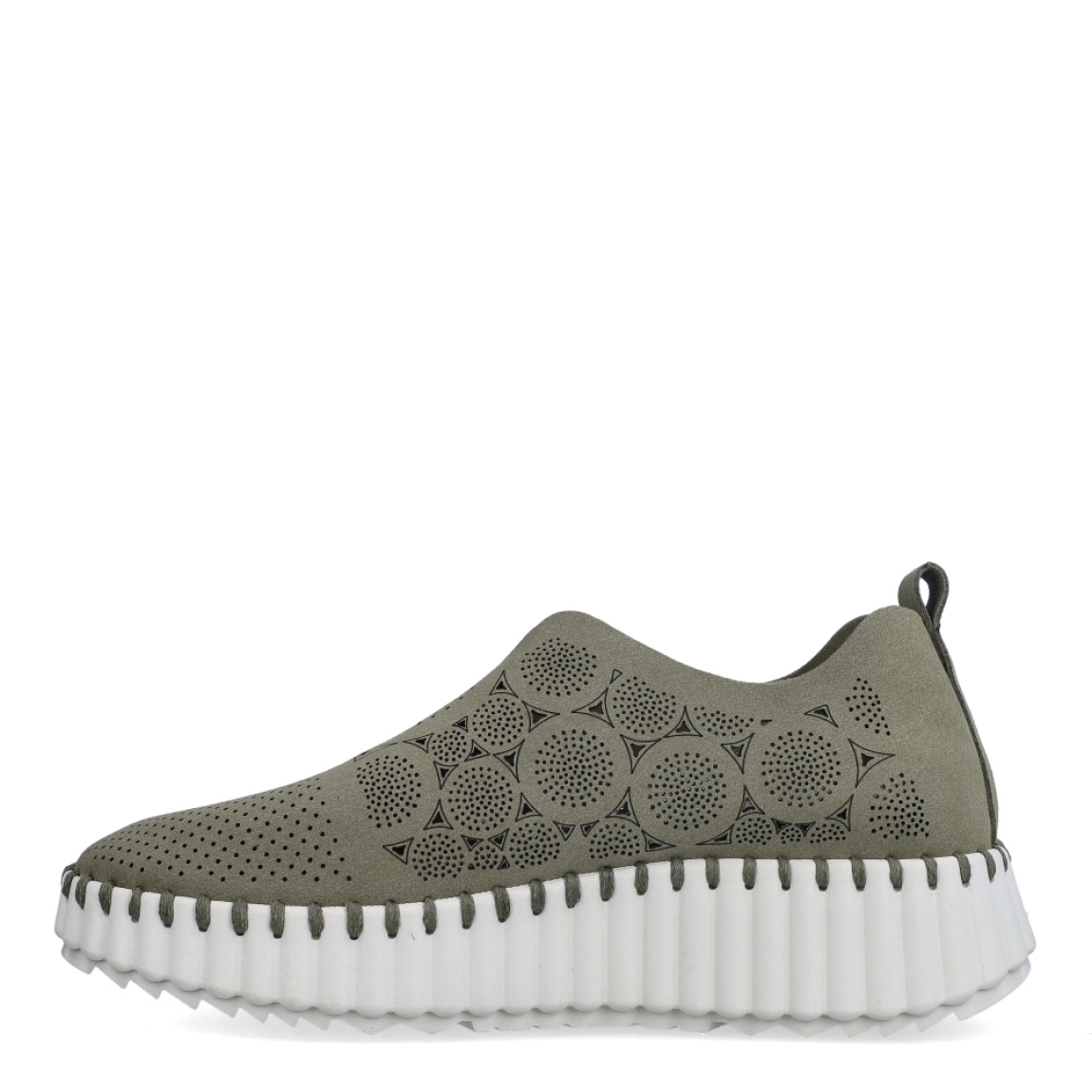 Deportivas transpirables de la marca Walk & Fly, modelo AH-99. Exterior en microfibra color verde militar con efecto troquelado. Cierre sin cordones con plataforma de goma dentada y cuña de 3cm de altura. Estas deportivas Walk & Fly AH-99 tienen la comodidad que necesitas en tu día a día!