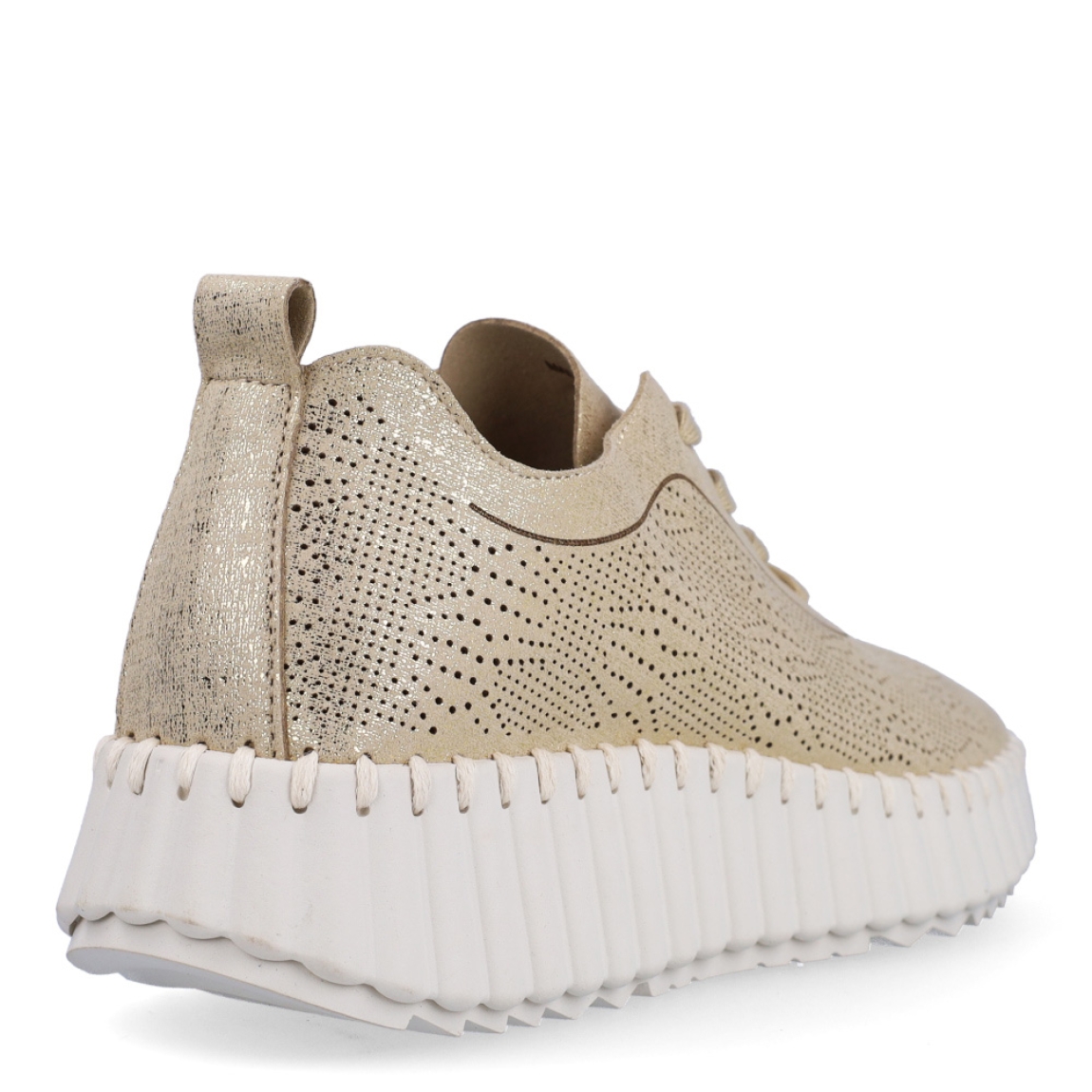 Deportivas transpirables de la marca Walk & Fly, modelo AH-96. Exterior en piel color oro con efecto troquelado. Cierre con cordones dorados y con plataforma de goma dentada y cuña de 3cm de altura. Estas deportivas Walk & Fly AH-96 tienen la comodidad que necesitas en tu día a día!