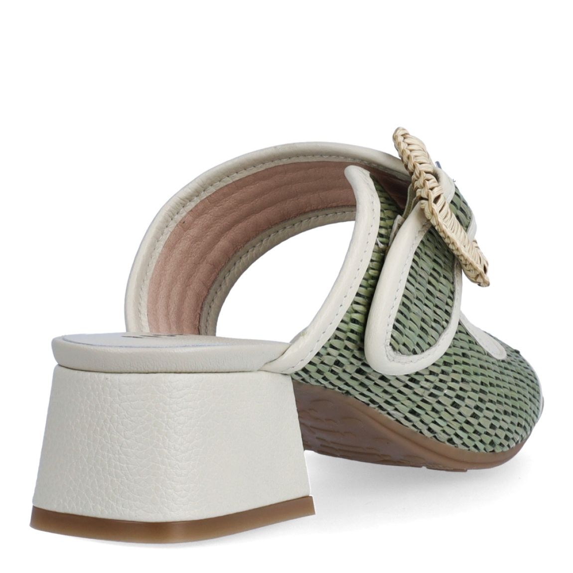 Sandalias de puntera plana de la marca Hispanitas, modelo ANNE. Exterior de las sandalias en rafia color verde. Interior de los mocasines en textil color blanco. Sandalias Hispanitas con cierre de hebilla y tacón de 4cm de altura. Estas sandalias Hispanitas ANNE, son el complemento perfecto para tus looks de temporada, te darán estilo y comodidad sin duda!