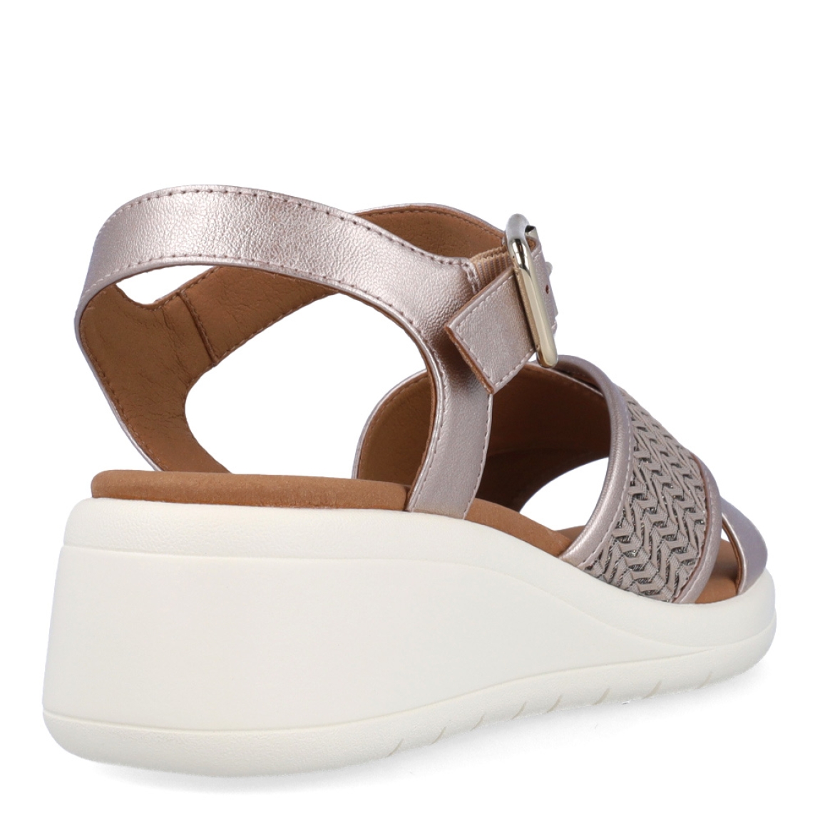 Sandalias de la marca Geox, modelo LUISA. Exterior en piel color platino con aplicaciones en brillantes en pala. Interior en piel color camel. Cierre de sandalias Geox con hebilla en tobillo. Suela de goma y cuña de 4cm de altura. Estas sandalias Geox LUISA son ideales en comodidad, perfectas para lucir en tu día a día!
