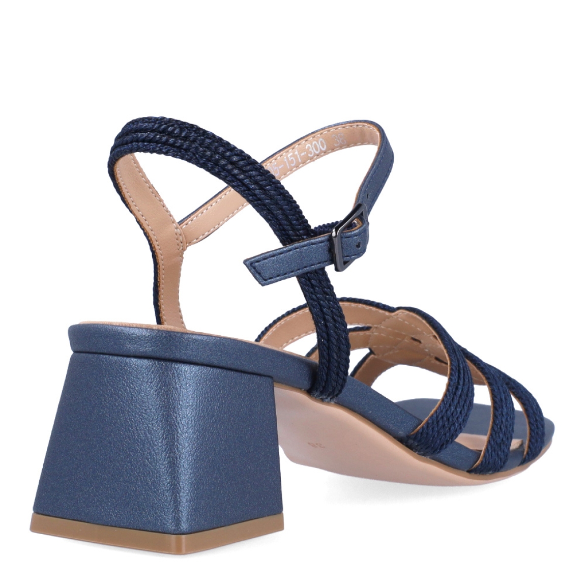 Sandalias de la marca Regarde Le Ciel, modelo AMALIA. Exterior en piel color azul con puntera plana. Interior en piel color nude. Cierre de sandalias Regarde Le Ciel con hebilla en tobillo y tacón de 4cm de altura. Estas sandalias Regarde Le Ciel AMALIA son unas clásicas, ideales para estilizar tus looks!