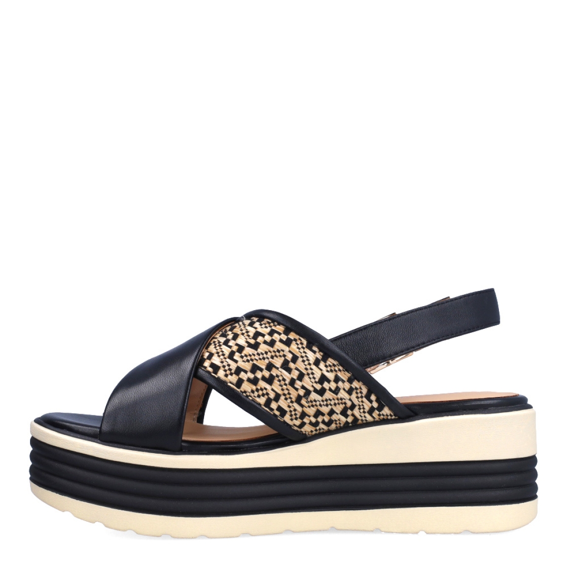 Sandalias de la marca Regarde Le Ciel, modelo SHEYLA. Exterior en piel color negro, con pala cruzada y estampado. Interior en piel color nude. Cierre de sandalias Regarde Le Ciel con hebilla en tobillo y cuña de 6cm de altura. Estas sandalias Regarde Le Ciel SHEYLA es un complemento clásico de temporada, ideal para tu día a día!