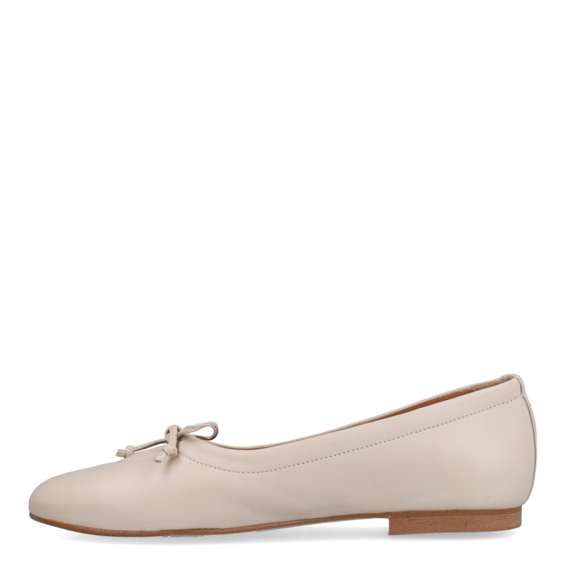 Bailarinas de la marca Itse, modelo PINA. Exterior en piel color verde con detalla de lazo en pala. Interior en piel color camel. Bailarinas con suela de goma plana. Estas bailarinas Itse PINA son un complemento ideal para lucir con comodidad y estilo tus looks de temporada!