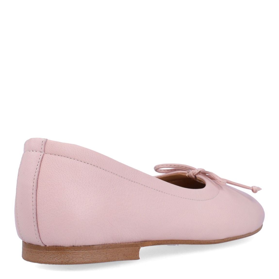 Bailarinas de la marca Itse, modelo PINA. Exterior en piel color rosa con detalla de lazo en pala. Interior en piel color camel. Bailarinas con suela de goma plana. Estas bailarinas Itse PINA son un complemento ideal para lucir con comodidad y estilo tus looks de temporada!