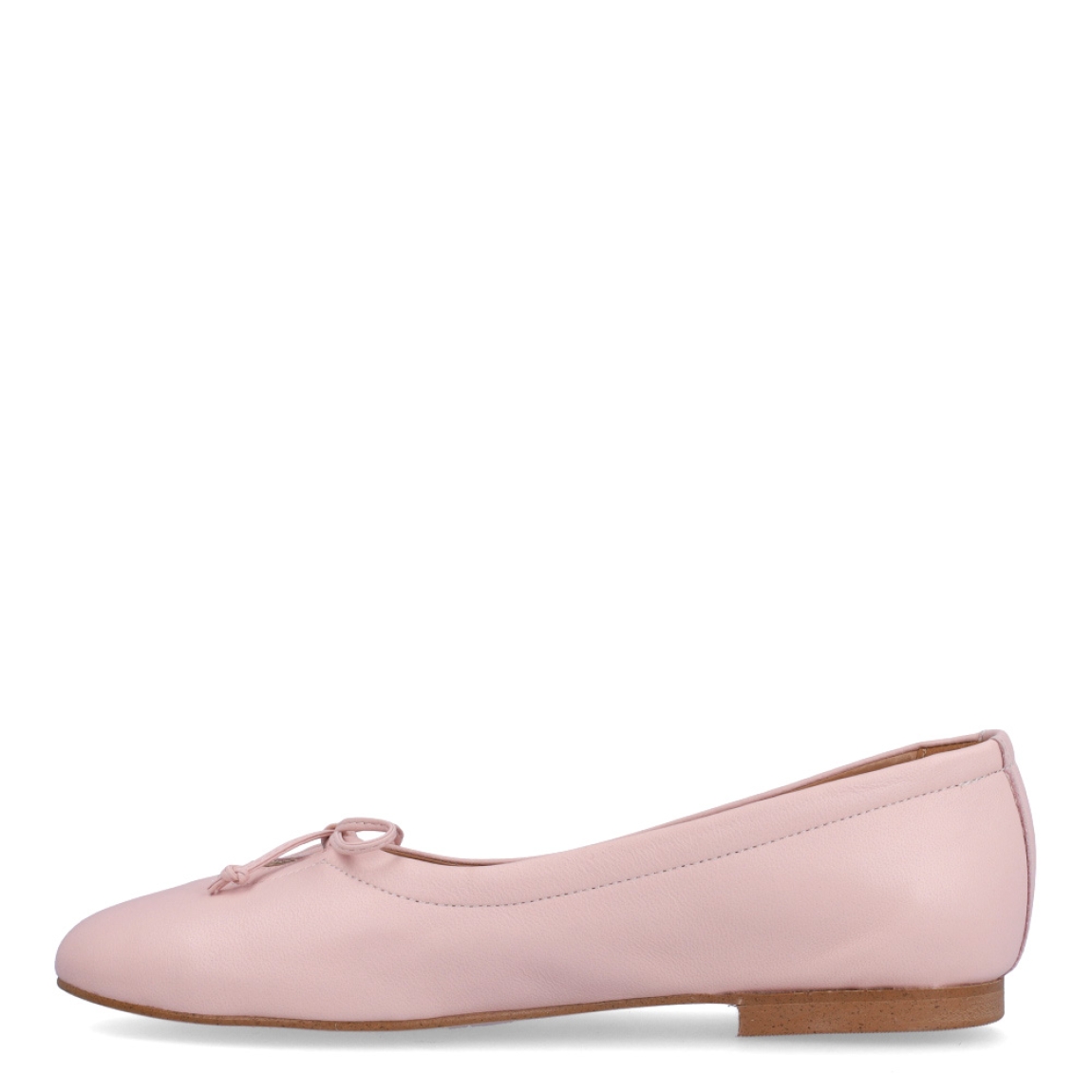 Bailarinas de la marca Itse, modelo PINA. Exterior en piel color rosa con detalla de lazo en pala. Interior en piel color camel. Bailarinas con suela de goma plana. Estas bailarinas Itse PINA son un complemento ideal para lucir con comodidad y estilo tus looks de temporada!