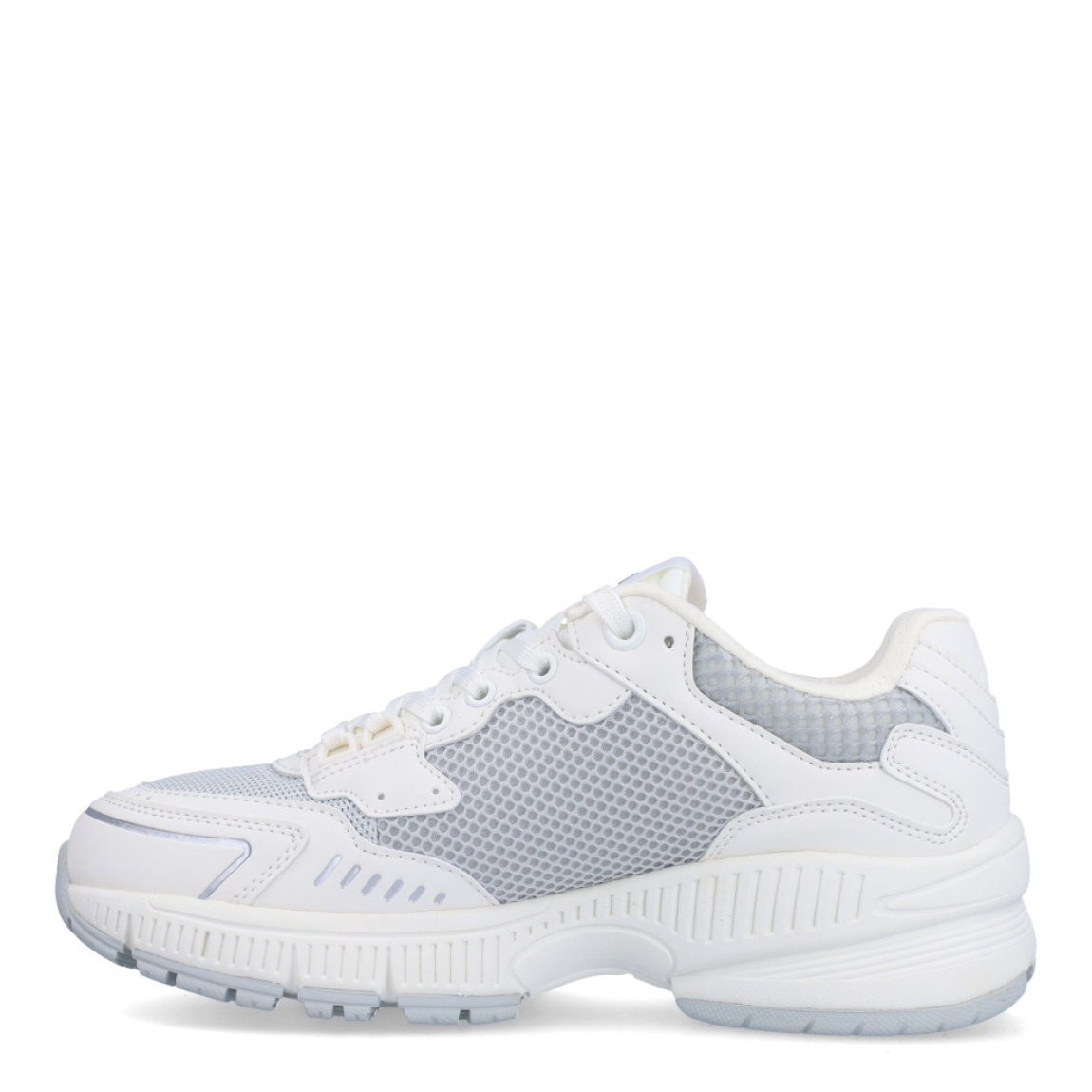Deportivas de la marca Armani Exchange, modelo XDX. Exterior en piel color blanco con efecto rejilla y detalles en plateado. Interior en textil color blanco. Cierre de las deportivas Armani Exchange con cordones y suela con cuña de 3cm de altura. Estas deportivas Armani Exchange XDX son unas clásicas, ideales para crear diferentes looks!