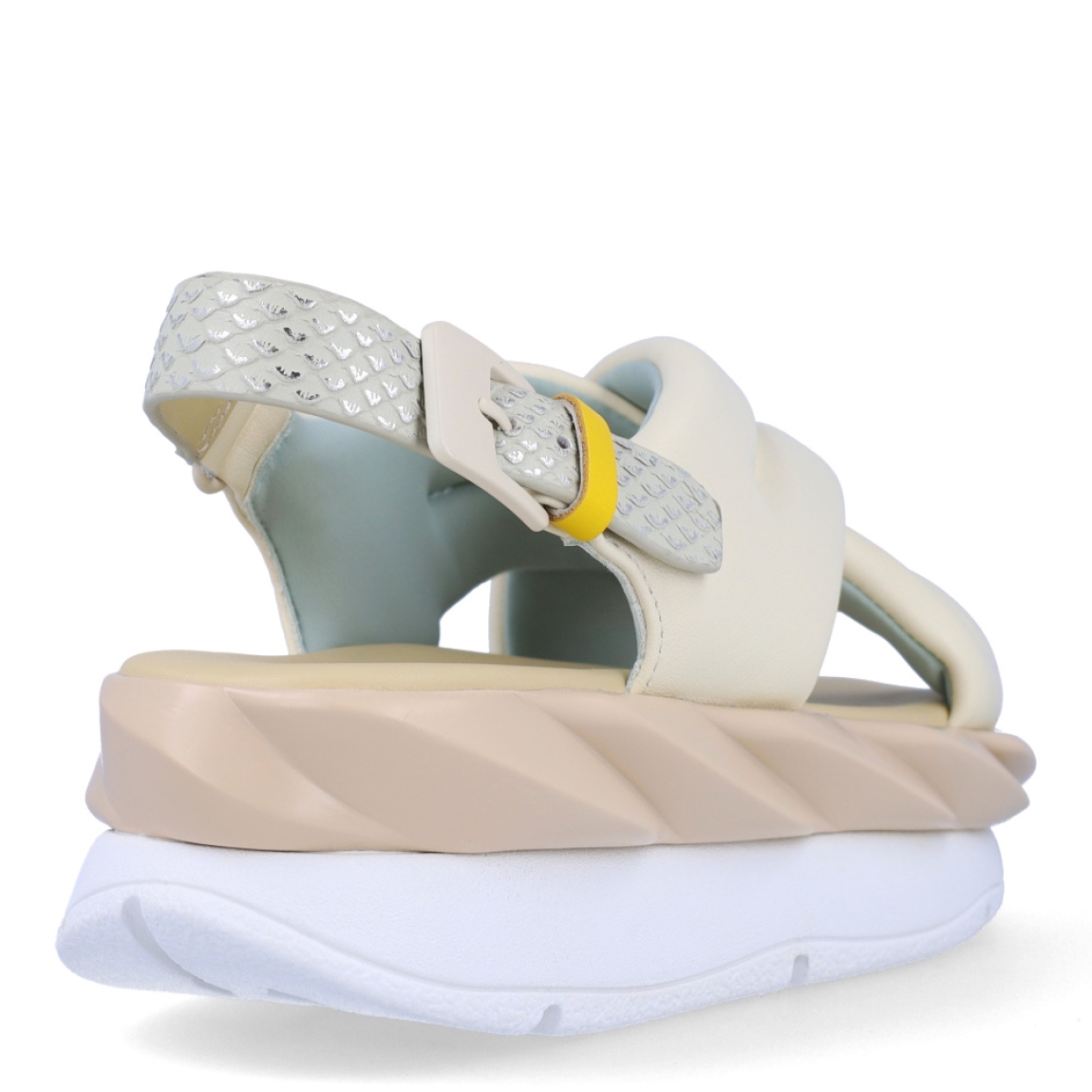 Sandalias de la marca 4CCCCEES, modelo MELLOW. Exterior de las sandalias en piel color blanco y pala cruzada. Interior de las sandalias en piel color beig. Cierre con hebilla en el tobillo color gris. Sandalias 4CCCCEES con plataforma de 4cm de altura con diseño ondulado color blanco y rosa. Estas sandalias 4CCCCEES MELLOW tiene el diseño perfecto entre originalidad y ligereza que te acompañará en tu día a día en esta temporada.