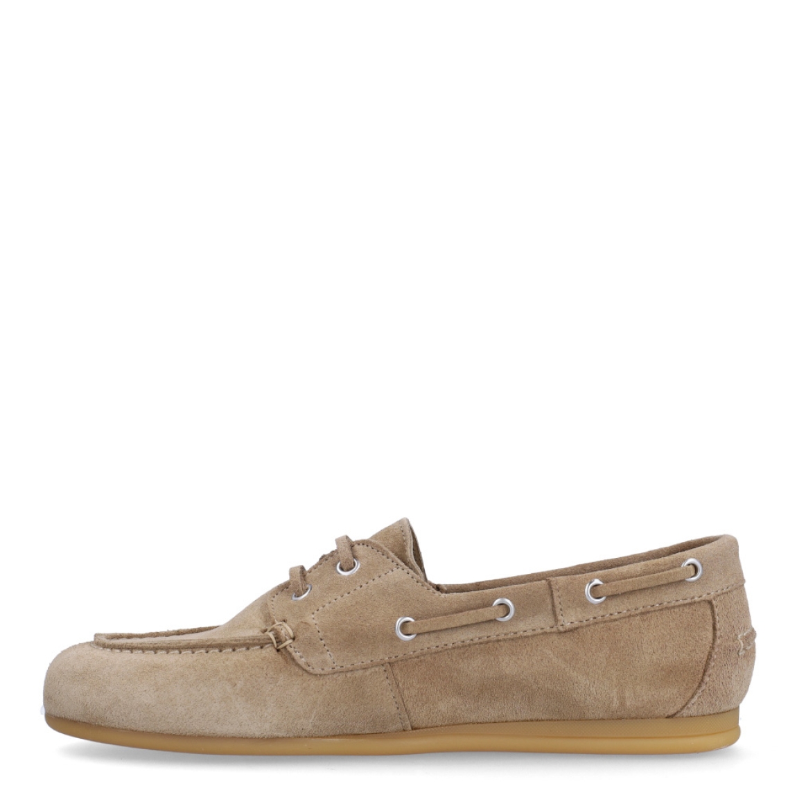 Mocasines de la marca Tamaris, modelo IRENE. Exterior en ante color taupe con punta redonda. Interior en piel color camel. Cierre de mocasines Tamaris con cordones elásticos. Suela plana y de goma. Estos mocasines Tamaris IRENE son un complemento clásico, perfecto para el día a día!