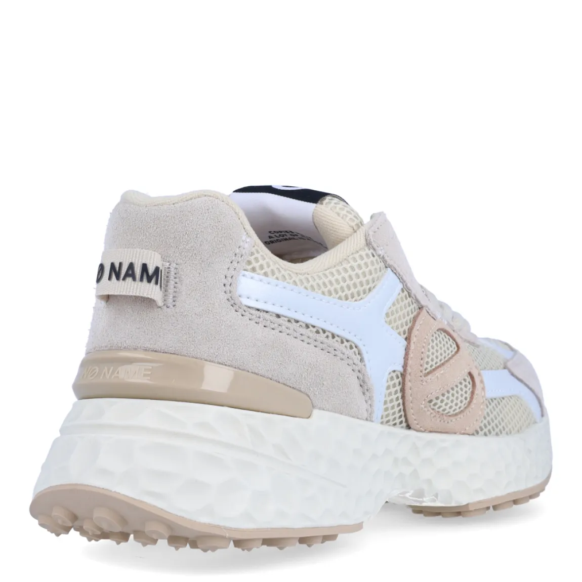 Deportivas de la marca No Name, modelo CARTER 2.0. Exterior en tela con efecto rejilla color beig con detalles en blanco. Interior en piel color blanco. Cierre de las deportivas No Name con cordones y una suela de goma con cuña de 3cm de altura. Estas deportivas No Name CARTER 2.0 son unas clásicas, ideales para esta temporada!