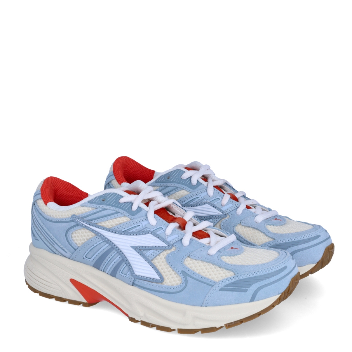 Deportivas de la marca Diadora, modelo MYTHOS STAR. Exterior en naylon color azul con detalles en blanco. Interior en textil color naranja, con plantilla acolchada y extraíble para máxima comodidad. Cierre con cordones de color blanco. Suela de goma con cuña de 4cm de altura. Estas deportivas MYTHOS STAR son unas clásicas ideales para llevar en tu día a día.