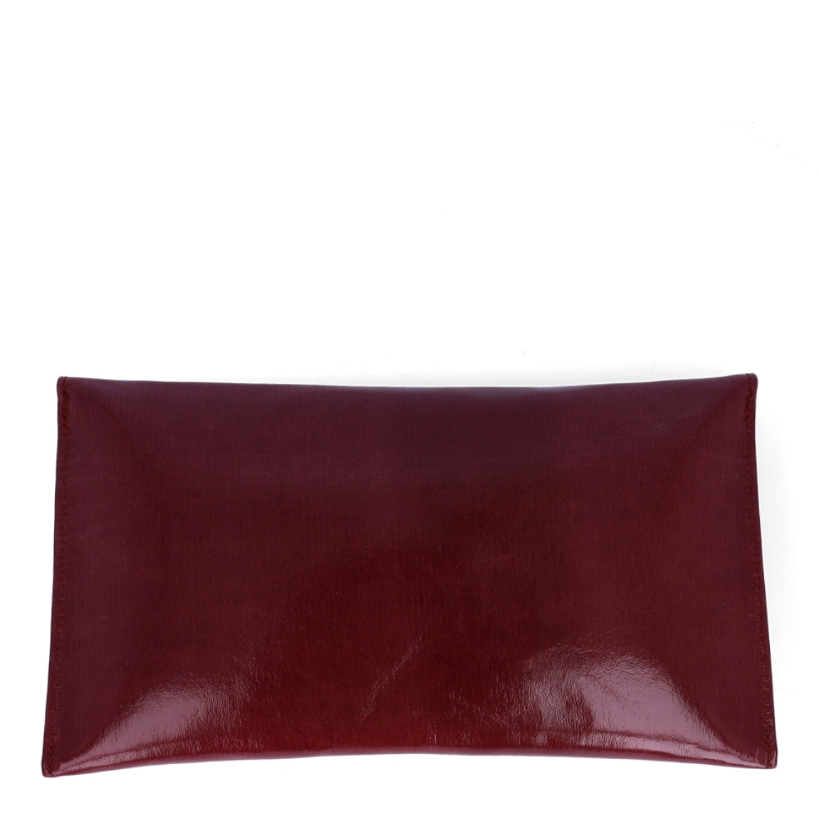 Bolso para eventos de la marca Munné, modelo VEGA. Bolso tipo cartera en piel vegana color rojo. Cierre del bolso con doble botón inmantado y asa de cadena. Medidas del bolso: alto 14cm y ancho 25cm, perfectas para llevar de mano y colgado cuando lo necesites. Este bolso de fiesta Munné VEGA es un clásico reinventado que te acompañará en tus eventos más especiales a juego con tus zapatos.