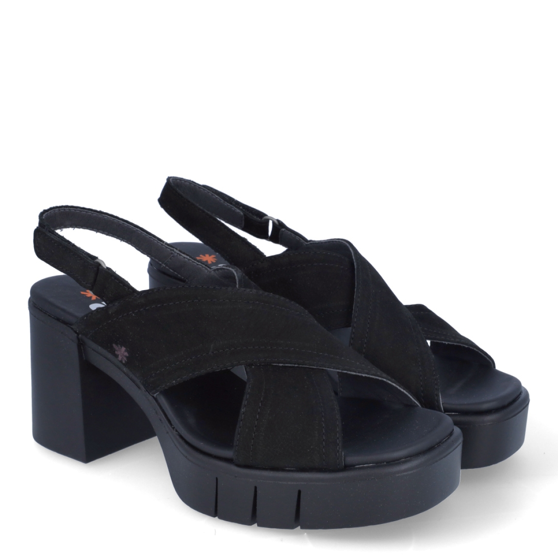 Sandalias de la marca Art, modelo EIVISSA. Exterior en piel color negro con tiras cruzadas en pala. Interior color negro. Cierre con velcro. Sandalias Art con tacón de 7cm de altura. Estas sandalias Art EIVISSA son un complemento ideal para esta temporada!