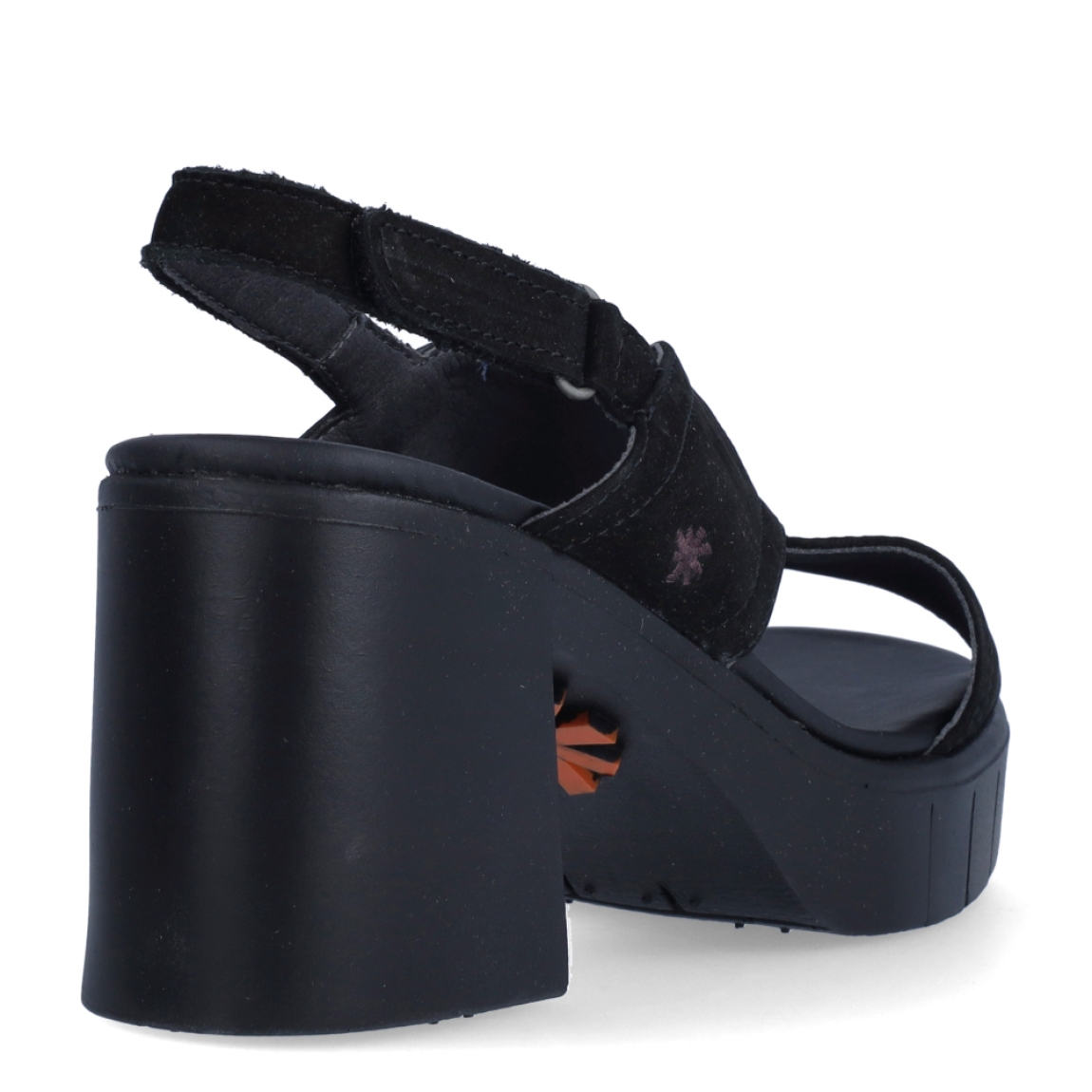 Sandalias de la marca Art, modelo EIVISSA. Exterior en piel color negro con tiras cruzadas en pala. Interior color negro. Cierre con velcro. Sandalias Art con tacón de 7cm de altura. Estas sandalias Art EIVISSA son un complemento ideal para esta temporada!