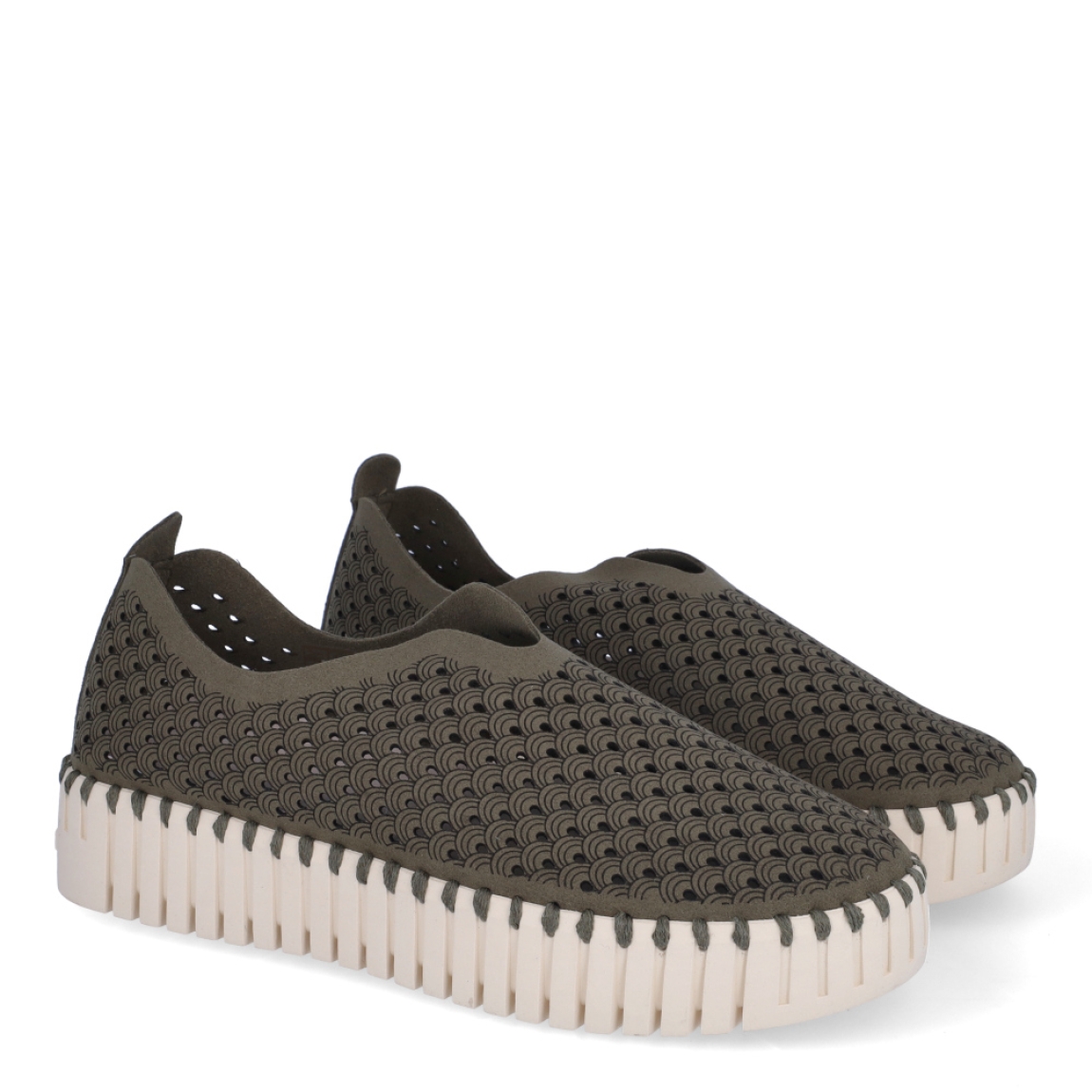 Deportivas de la marca Ilse Jacobsen, modelo Tulip Slip-In. Exterior elaborado en neopreno con efecto troquelado color verde. Interior en color beig. Suela de goma con 2cm de plataforma. Estas deportivas Tulip Slip-In son ideales en comodidad y estilo!