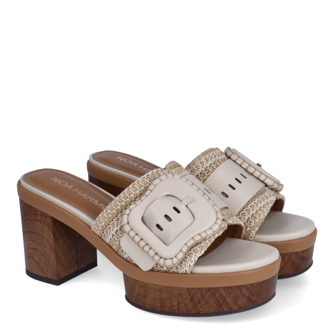 Sandalias de la marca Noa Harmon, modelo LILIE. Exterior en piel color beig con detalle de hebilla en pala. Interior en piel color camel. Sandalias Noa Harmon con tacón de 8cm de altura. Estas sandalias Noa Harmon LILIE son un complemento ideal para tu día a día esta temporada!