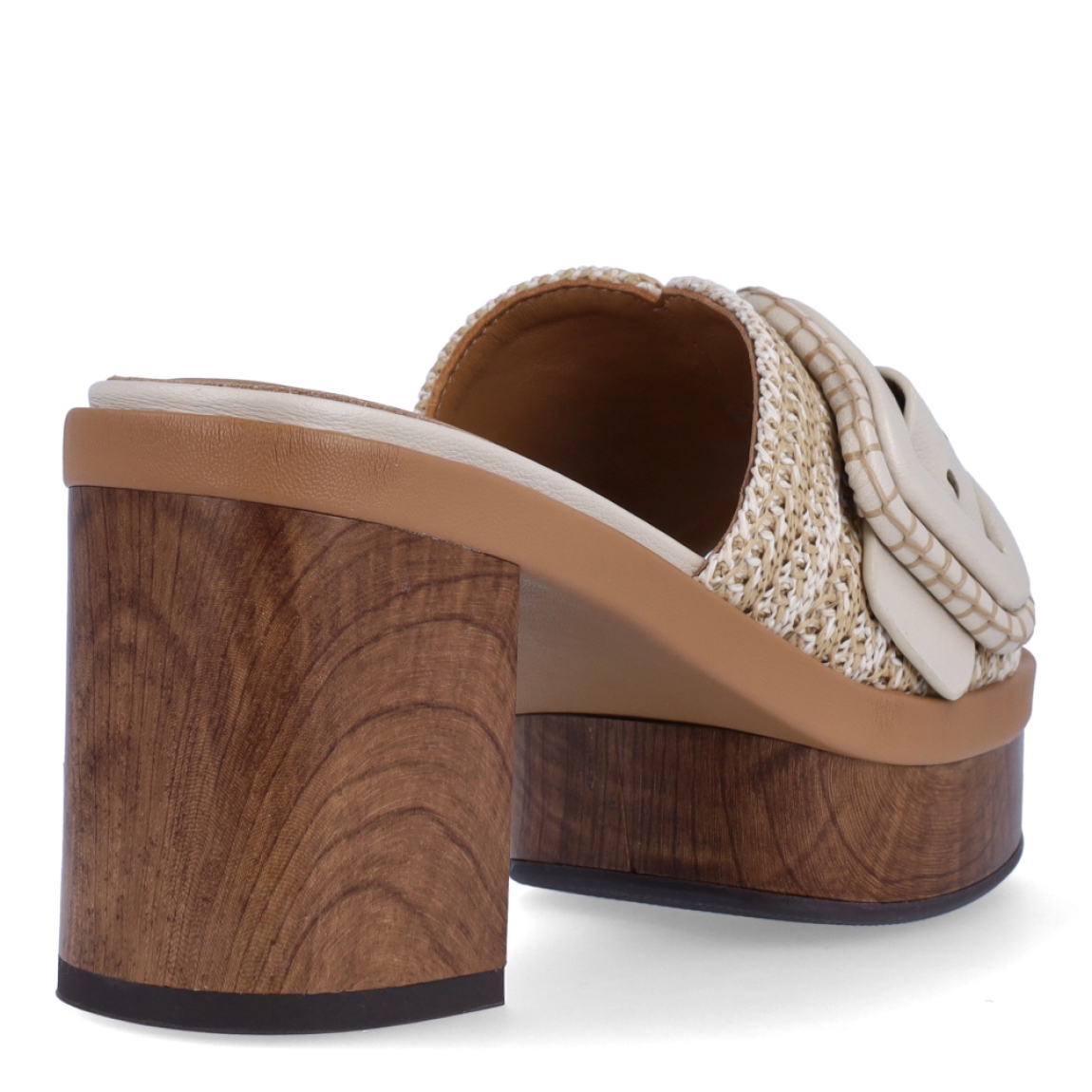 Sandalias de la marca Noa Harmon, modelo LILIE. Exterior en piel color beig con detalle de hebilla en pala. Interior en piel color camel. Sandalias Noa Harmon con tacón de 8cm de altura. Estas sandalias Noa Harmon LILIE son un complemento ideal para tu día a día esta temporada!