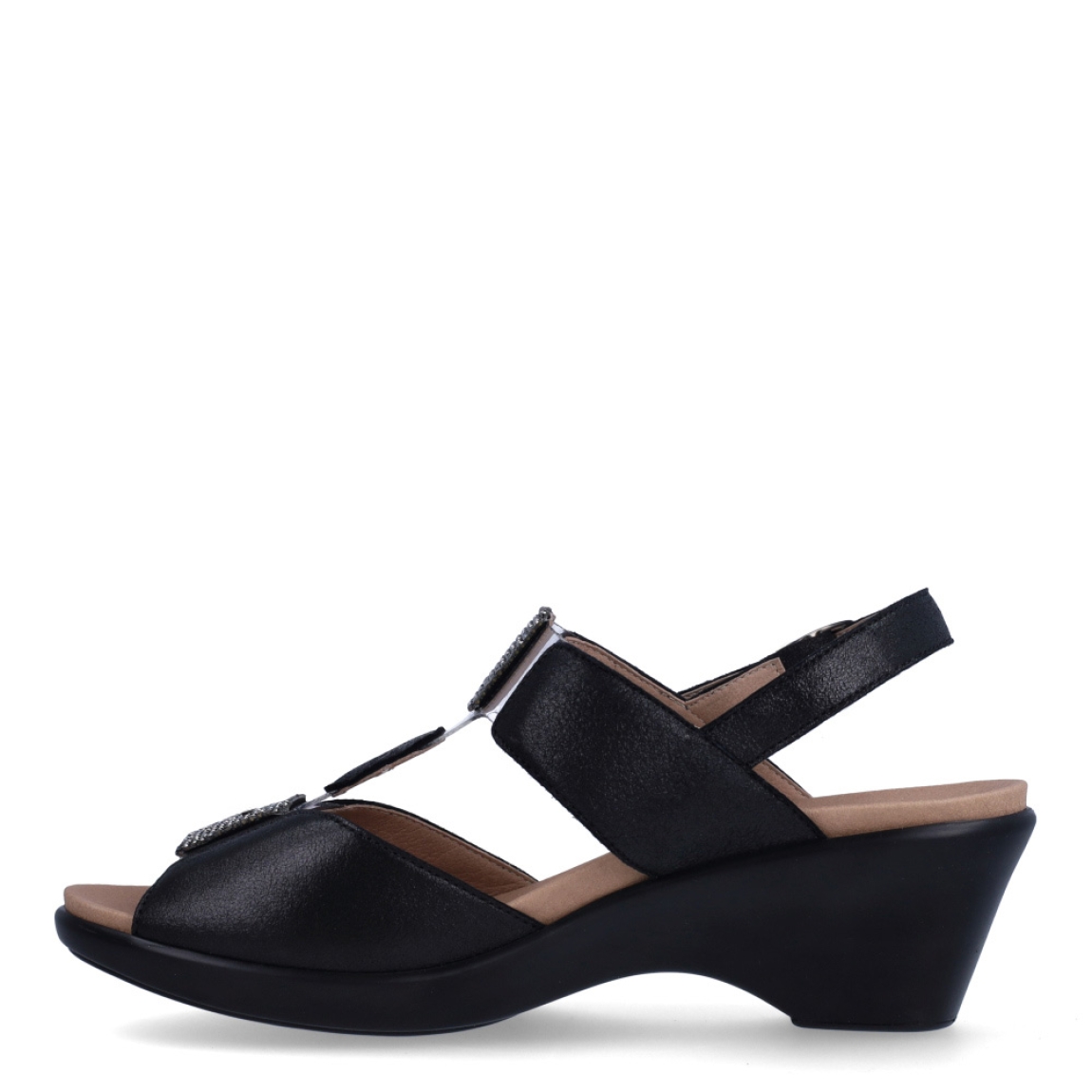 Sandalias de la marca PieSanto, modelo NIKITA. Exterior de las sandalias en piel color negro con detalle de brillantes en la pala. Interior de las sandalias en piel color marrón, con plantilla acolchada y extraíble para máxima comodidad. Cierre de las sandalias PieSanto con hebilla en el tobillo y cuña de 4cm de altura. Estas sandalias PieSanto NIKITA son un complemento ligero y perfecto para esta temporada. No te puede faltar en el armario.