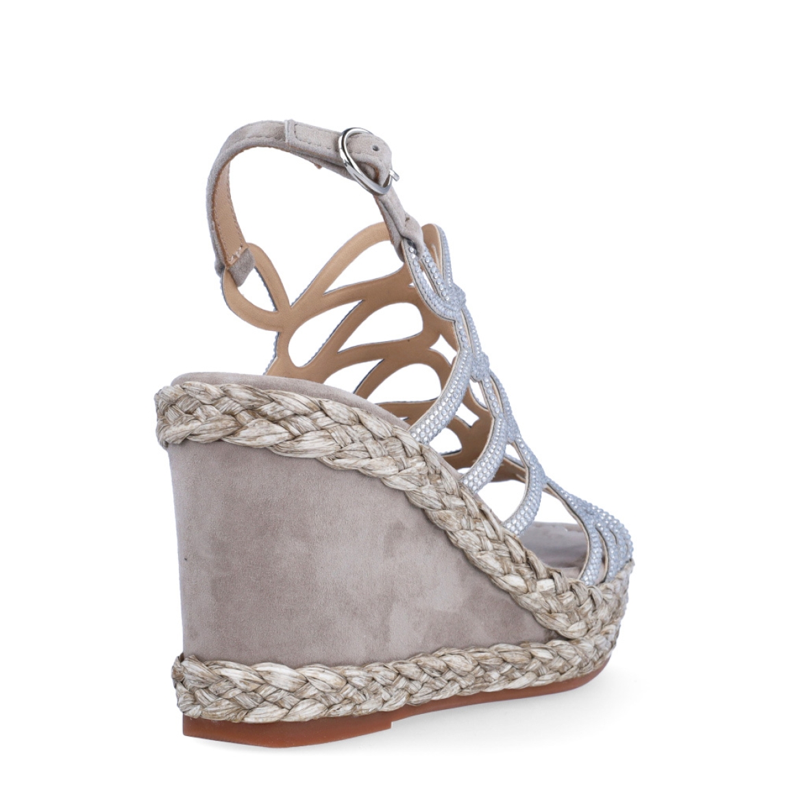 Sandalias de la marca Alma en Pena, modelo GLORE. Exterior en ante color taupe con tiras entrelazadas en toda la pala con detalle de piedrería. Interior en ante color taupe y punta cuadrada. Cierre con hebilla y la altura del tacón es de 9cm. Estas sandalias Alma en Pena son sin dudas, un complemento especial en tus looks, les un estilo único!