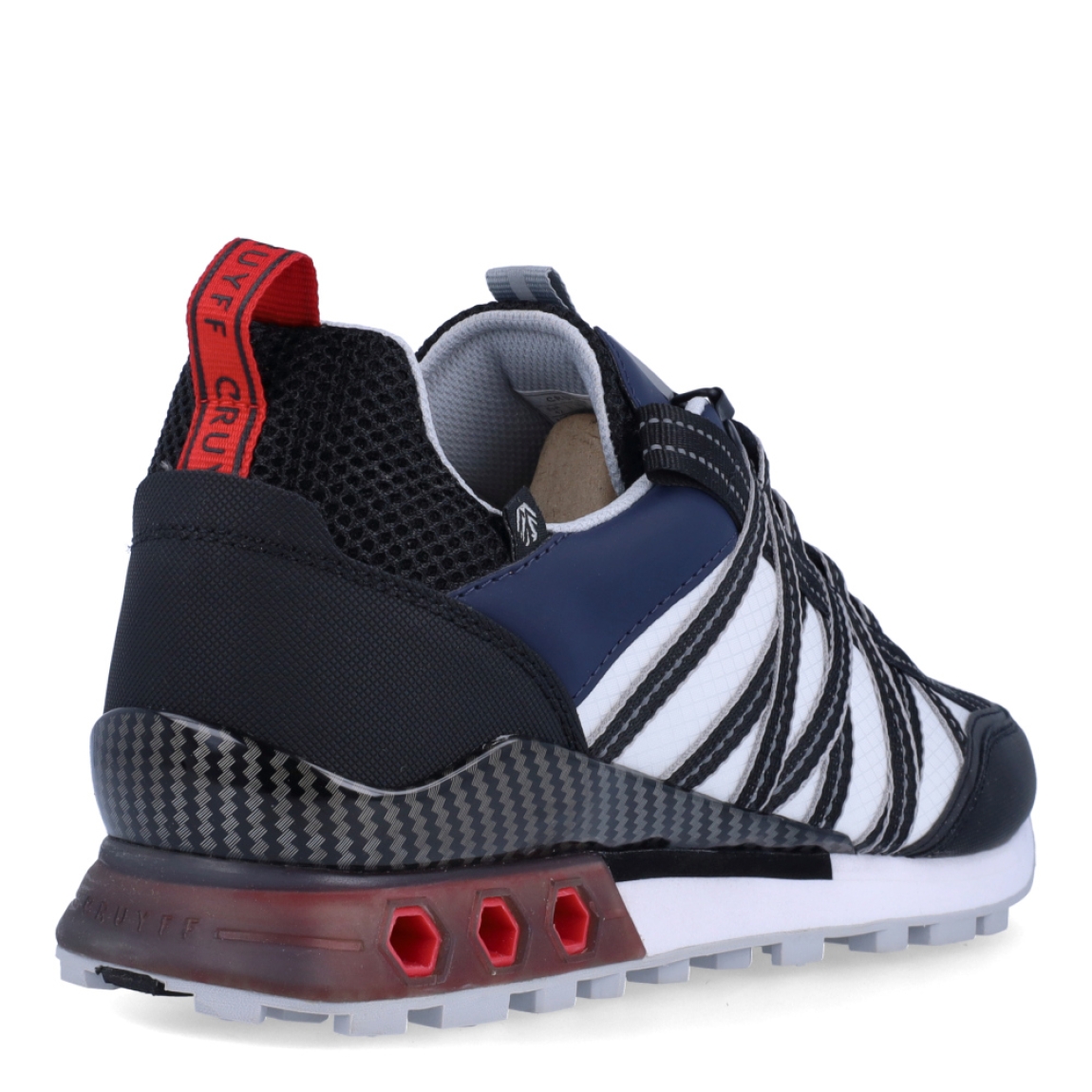 Deportiva de la marca Cruyff, modelo Fearia Hex-Tech. Exterior de la deportiva en nylon multicolor, entre negro, blanco y rojo. Interior de la deportiva en textil de color blanco. Cierre de la deportiva con cordones. Suela de goma dentada de 2 cm. Los tubos hexagonales son diseñados para permitir la entrada de aire a la parte posterior de la zapatilla, proporcionando un extra de soporte al pie. Plantilla muy cómoda, acolchada para garantizar el máximo confort. La deportiva Cruyff Fearia Hex-Tech es una nueva y exclusiva technología de Cruyff que mejora el rendimiento gracias a una mayor amortiguación.