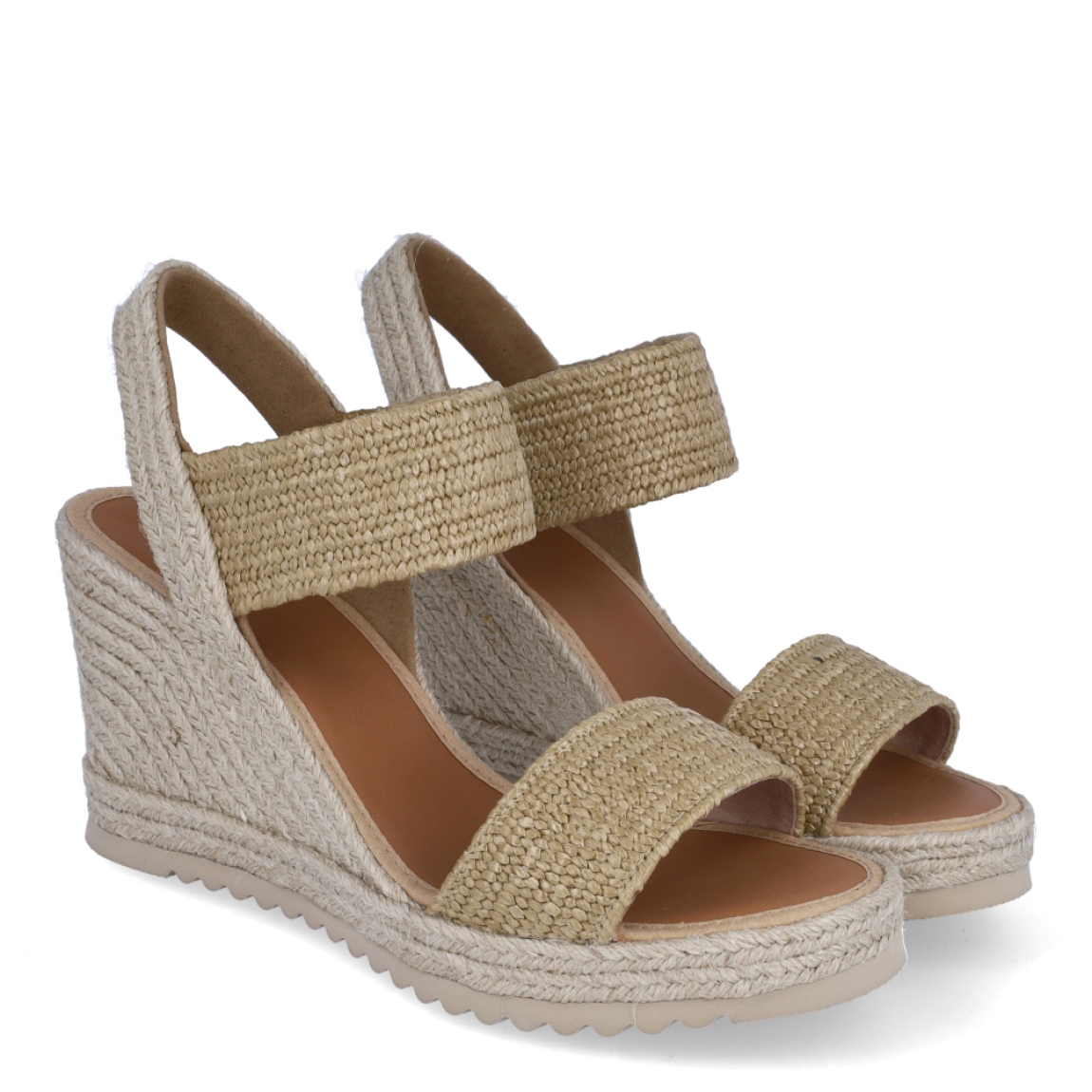 Alpargatas de la marca Casteller, modelo BLUMA. Exterior de las alpargatas en textil con efecto corrugado color camel. Interior de las alpargatas en piel color camel. Alpargatas con cuña de 8cm de altura. Estas alpargatas Casteller BLUMA son una tendencia de temporada. Gracias a su diseño, podrás estilizar tus looks con la máxima comodidad posible.