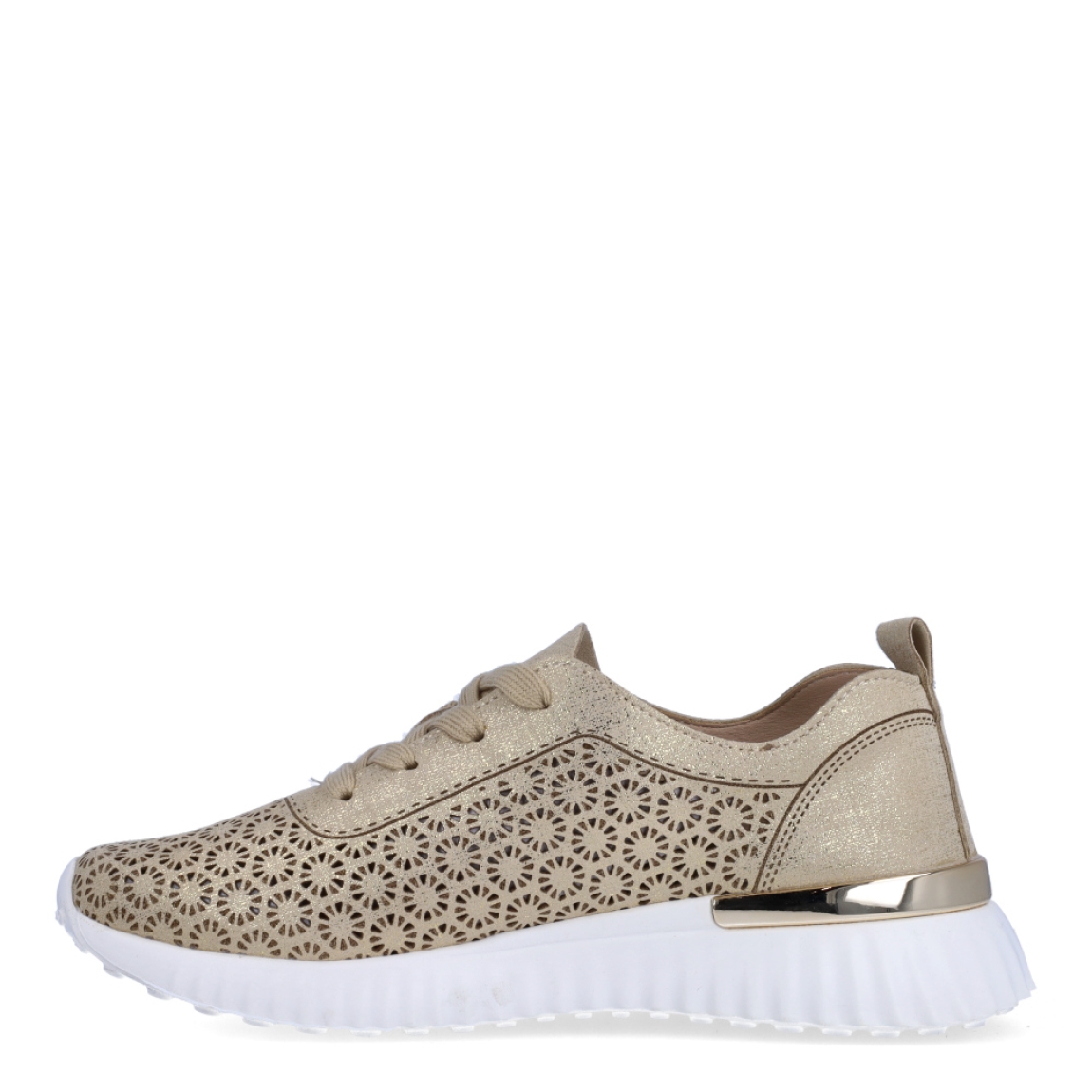 Deportivas transpirables de la marca Walk & Fly, modelo AH-80. Exterior en microfibra color oro con efecto troquelado. Cierre con cordones con plataformade goma dentada y cuña de 2cm de altura. Estas deportivas Walk & Fly AH-80 tienen la comodidad que necesitas en tu día a día!
