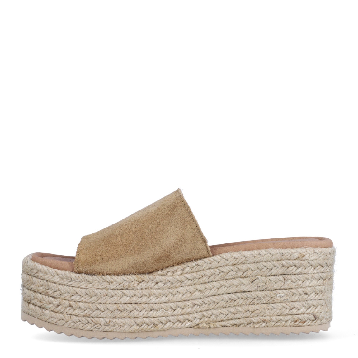 Chanclas de la marca Itse, modelo CHENAY. Exterior de las chanclas en ante color camel. Interior de las chanclas en piel color nude. Chanclas Itse con plataforma de 6cm de altura. Estas chanclas Itse CHENAY, son unas clásicas para esta temporada, podrás combinarlas con todos tus looks desde una comodidad única.