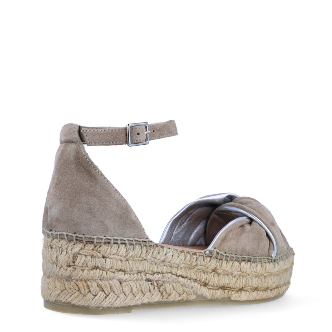 Sandalias de la marca Gaimo, modelo TORGOS. Sandalias elaboradas en piel ante color beig con tubular bicolor y talón cerrado con pulsera con hebilla lateral. Forro y plantillas acolchadas de piel plataforma de 4.5cm de altura. Estas sandalias Gaimo TORGOS están diseñadas para ofrecerte la combinación perfecte entra comodidad y estilo. Podrás combinarlas con cualquier look veraniego.