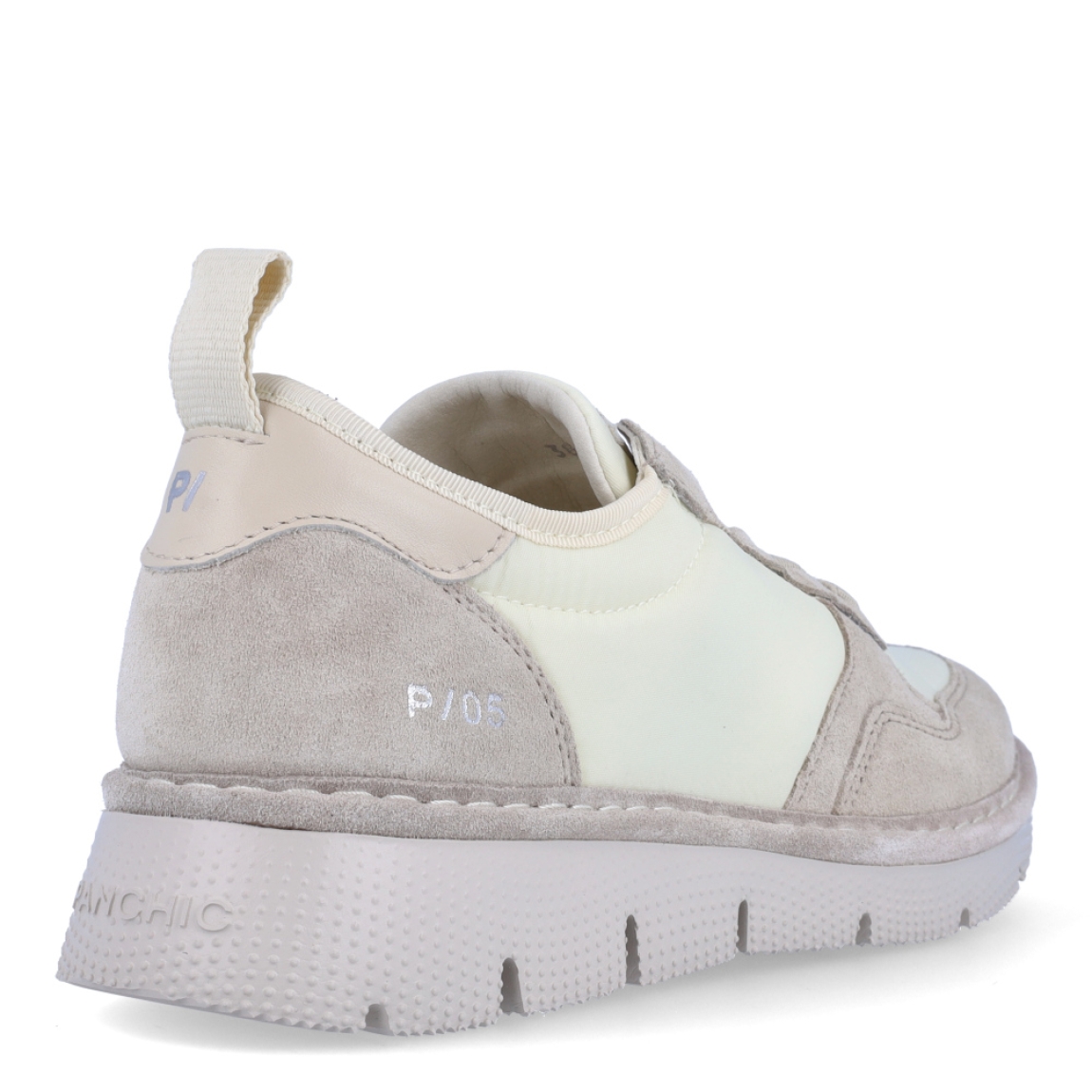 Deportivas de la marca Panchic, modelo P16. Exterior de las deportivas en naylon color beig. Interior de las deportivas en textil de color blanco. Cierre de las deportivas Panchic con cordones eláscticos color beig. Plantilla acolchada y extraíble para máxima comodidad. Puntera de las deportivas de ante. Cuña de las deportivas Panchic de 3cm de altura. Estas deportivas Panchic P16, son un complementio indispensable y clásico en tu armario.