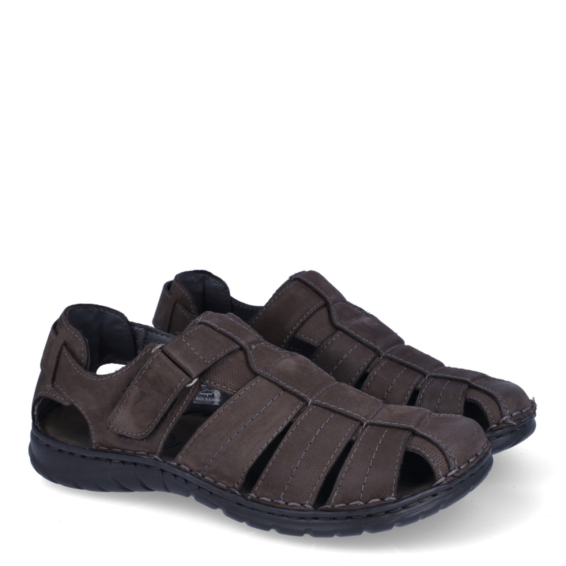 Sandalias clásicas de la marca Walk & Fly, modelo 541. Exterior en piel color marrón con tiras cruzadas. Cierre con velcro y con plataforma de goma plana. Estas sandalias Walk & Fly 541 tienen la comodidad que necesitas en tu día a día!