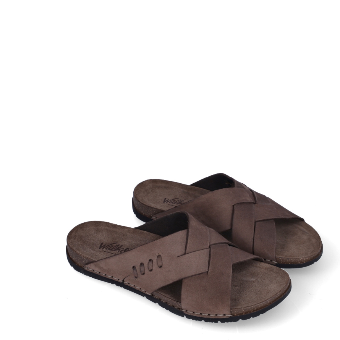 Sandalias clásicas de la marca Walk & Fly, modelo 868. Exterior en neopreno color marrón con tiras cruzadas. Sandalias abiertas con plataforma de goma plana. Estas sandalias Walk & Fly 868 tienen la comodidad que necesitas en tu día a día!