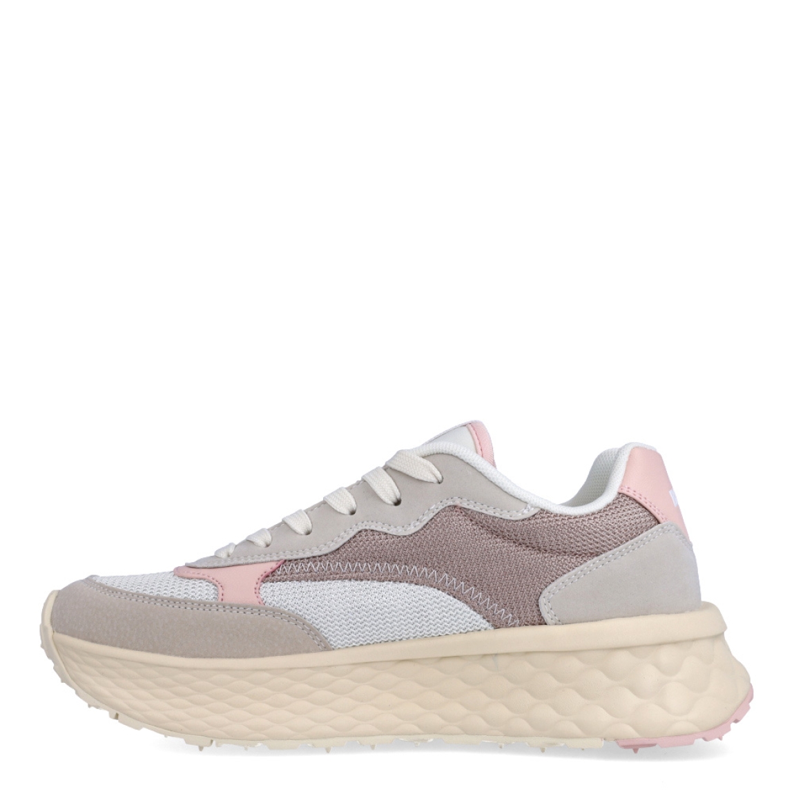 Deportivas de la marca Blauer, modelo LYNN. Exterior de las deportivas en ante color beig con detalle en rosa claro. Interior de las deportivas en piel color blanco. Cierre de las deportivas con cordones color blanco. Deportivas con suela dentada de goma de 4cm de plataforma. Logo Blauer en el lateral exterior de la deportiva. Este modelo LYNN de Blauer es ideal para tu comodidad del día a día!