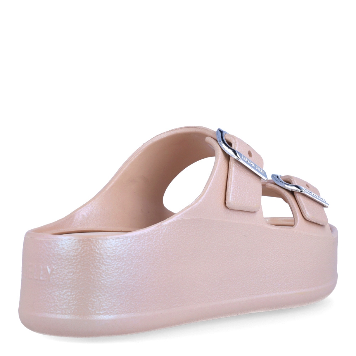 Chanclas de la marca Lemon Jelly, modelo ELINA. Exterior de las chanclas en neopreno color nude con detalle de escarchado y doble hebillla en pala. Interior de las chanclas en goma color nude. Chanclas con plataforma de 4cm de altura. Estas chanclas Lemon Jelly ELINA son un complemento clásico para esta temporada, están pensadas para los días cálidos y soleados. No pueden faltar en tu armario.