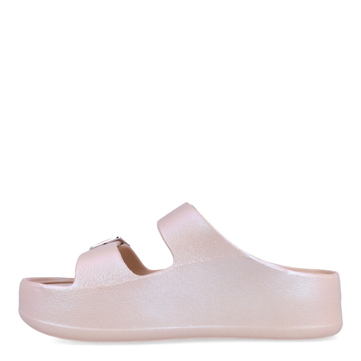 Chanclas de la marca Lemon Jelly, modelo ELINA. Exterior de las chanclas en neopreno color nude con detalle de escarchado y doble hebillla en pala. Interior de las chanclas en goma color nude. Chanclas con plataforma de 4cm de altura. Estas chanclas Lemon Jelly ELINA son un complemento clásico para esta temporada, están pensadas para los días cálidos y soleados. No pueden faltar en tu armario.