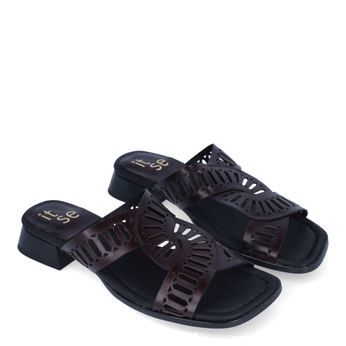 Sandalias de la marca Itse, modelo VIDRE. Sandalias elaboradas en rafia trenzada color marrón. Interior en piel color marrón con estampado de marca. Sandalias con tacón de 2cm de altura. Estas sandalias Itse VIDRE son un complemento ideal para crear looks con personalidad y comodidad esta temporada. No te pueden faltar en el armario!