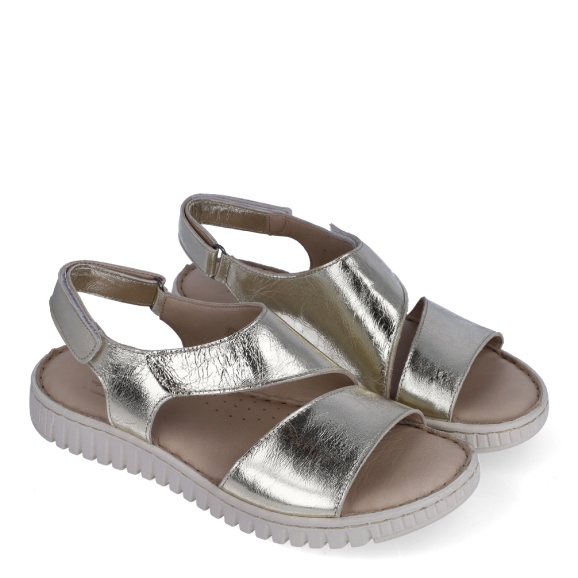 Sandalias de la marca Itse, modelo ELINA. Exterior en piel color oro. Interior en piel color nude. Cierre de sandalias Itse con doble velcro en empeine y tobillo. Suela dentada súperflexiible. Planta de piel muy acolchada pensada para el máximo comfort.