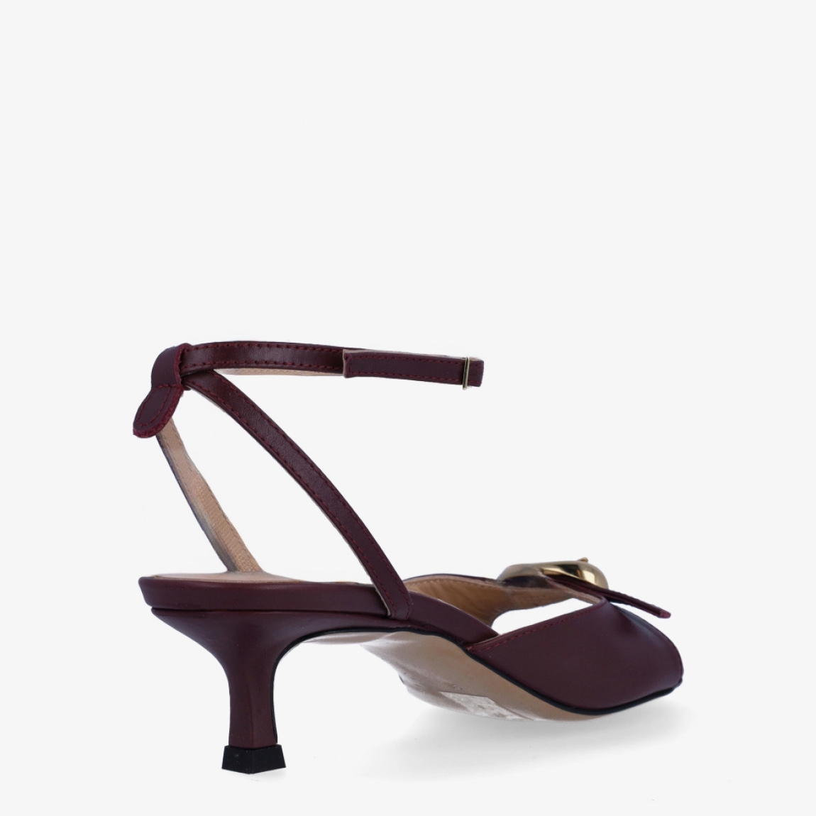 Sandalias de de la marca Itse, modelo MINERVA. Exterior en piel color grante con detalle de hebilla dorada en pala. Interior en piel color nude. Cierre de las sandalias con hebilla en tobillo. Sandalias Itse con tacón de 4cm de altura. Estas sandalias Itse MINERVA son un complemento que sumará elegancia, estilo y comodidad en tus looks!