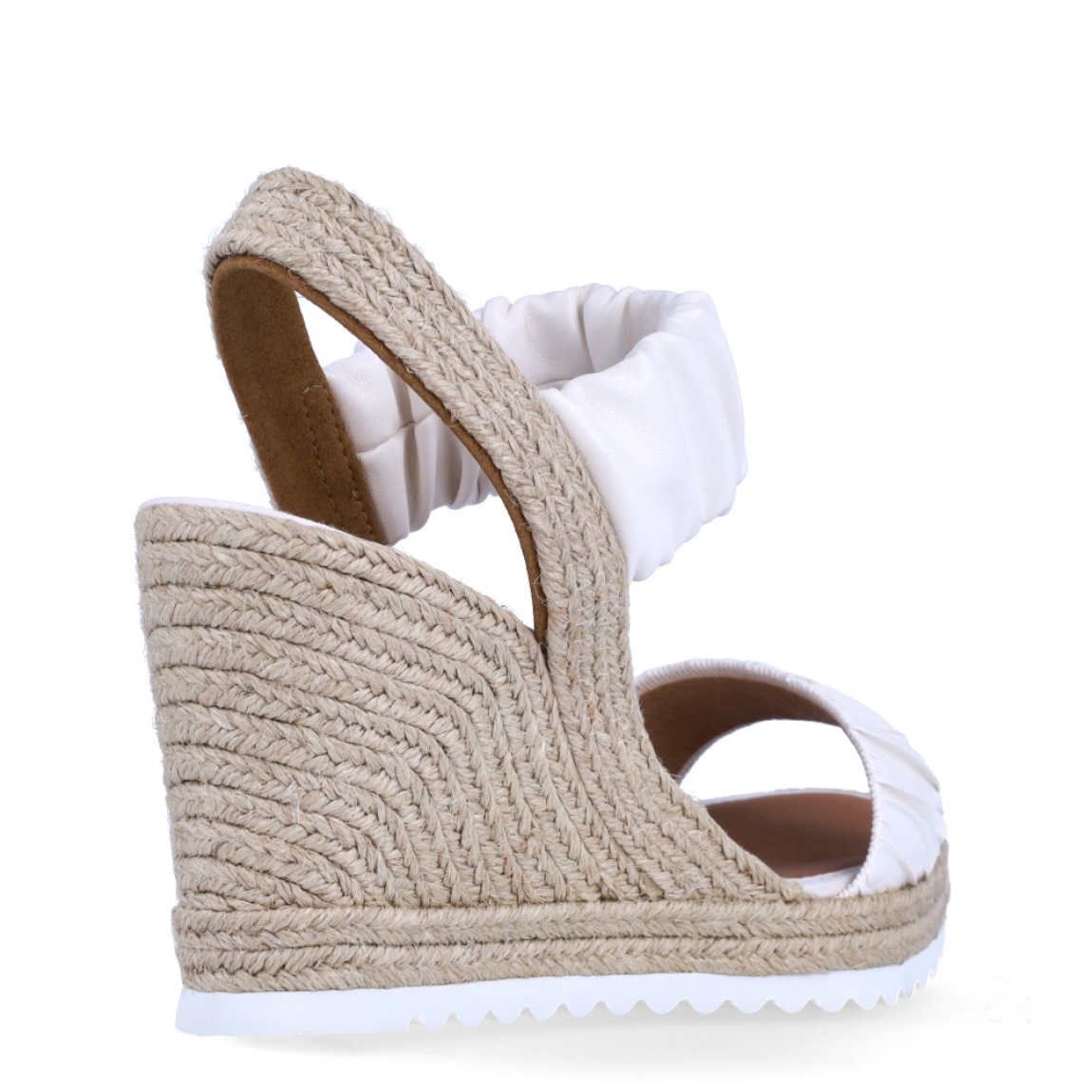 Alpargatas de la marca Casteller, modelo BLUMA. Exterior de las alpargatas en piel con efecto corrugado color blanco. Interior de las alpargatas en piel color camel. Alpargatas con cuña de 8cm de altura. Estas alpargatas Casteller BLUMA son una tendencia de temporada. Gracias a su diseño, podrás estilizar tus looks con la máxima comodidad posible.