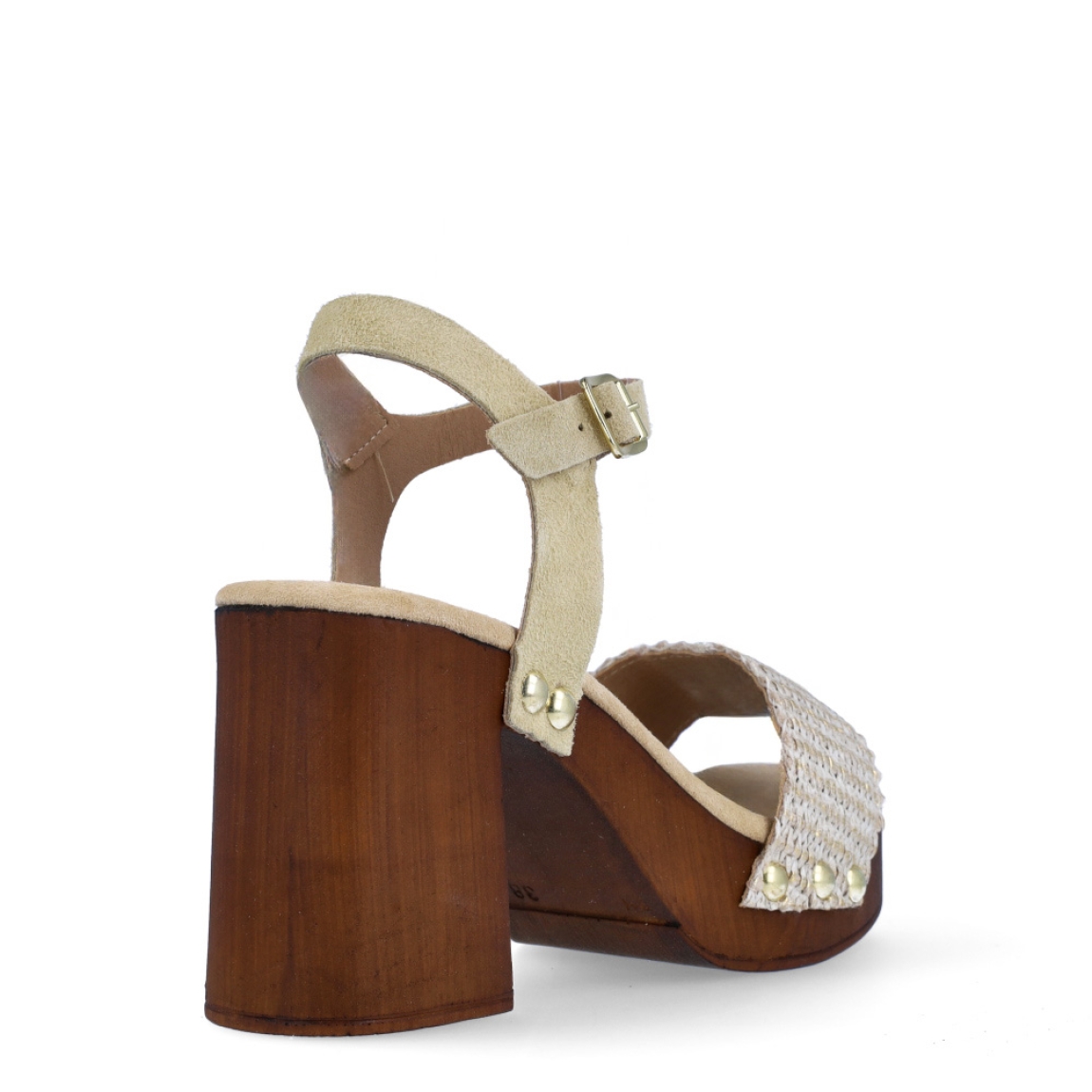 Sandalias de la marca Itse, modelo MARCIA. Exterior en rafia trenzada color beig con efecto brillante. Interior en ante color beig. Cierre de sandalias Itse con hebilla en tobillo. Sandalias con tacón de 8cm de alturas. Estas sandalias Itse MARCIA son un complemento ideal para estilizar looks y andar con una comodidad absoluta en tu día a día!