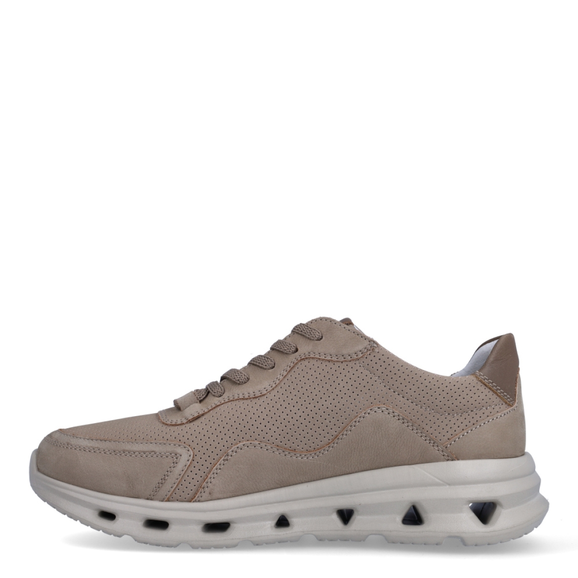 Deportivas de la marca Stonefly, modelo THEO. Exterior en piel troquelada de color marrón. Lengüeta de licra. Interior en piel y textil de color blanco. Cierre con cordones. Suela de goma de 4 cm. Plantilla acolchada. La tecnologia Blusoft ofrece pasos suaves y ligeros, con un nivel ingualable de comodidad y amortiguación. Deportivas Stonefly casual para todos los días.