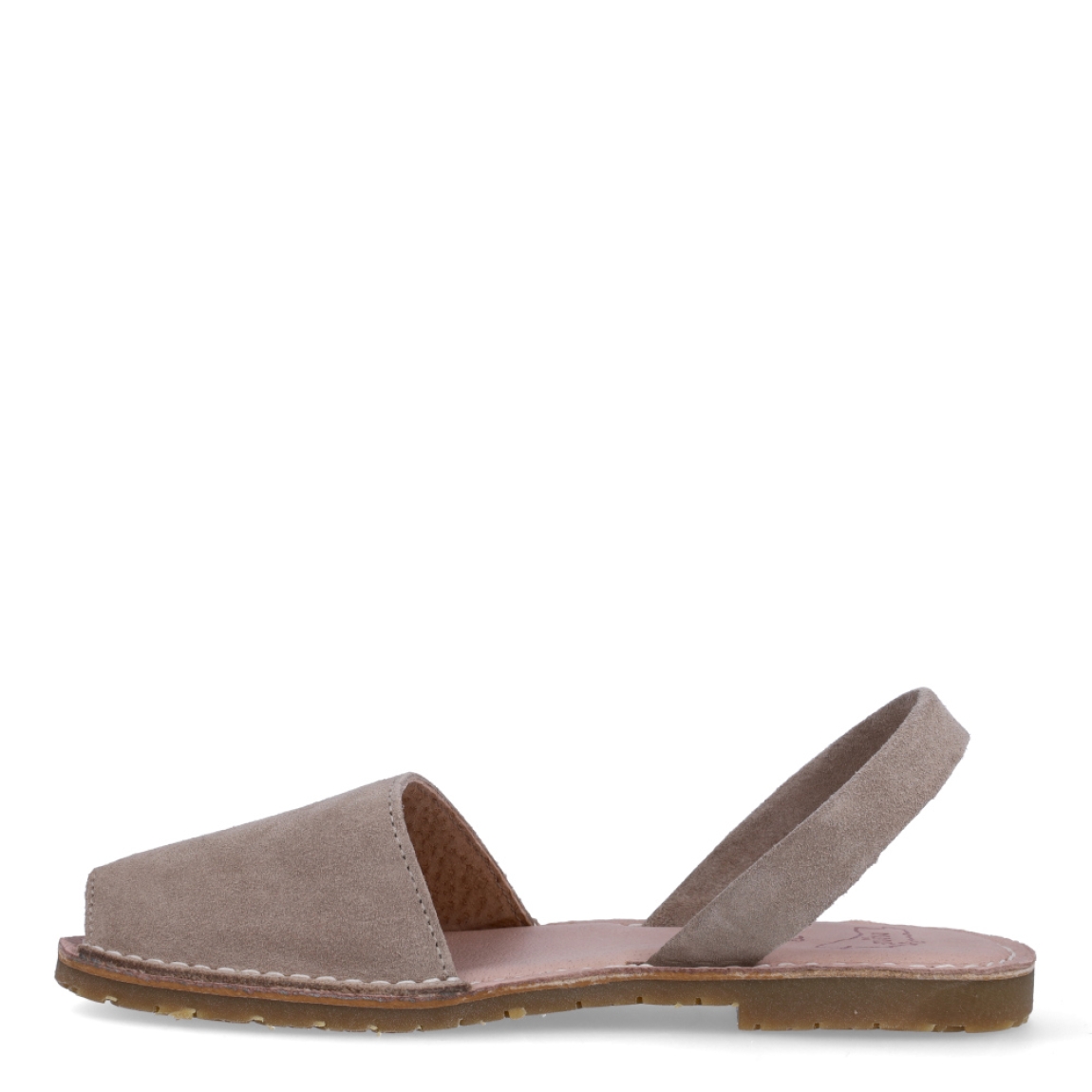 Albarca de la marca Munné, modelo JHUL. Albarcas clásicas elaboradas en ante color beig con plantilla acolchada y suela plana. Estas albarcas Munné MENORCA son un complemento ideal para combinar tus looks de temporada y disfrutar de una comodidad máxima.