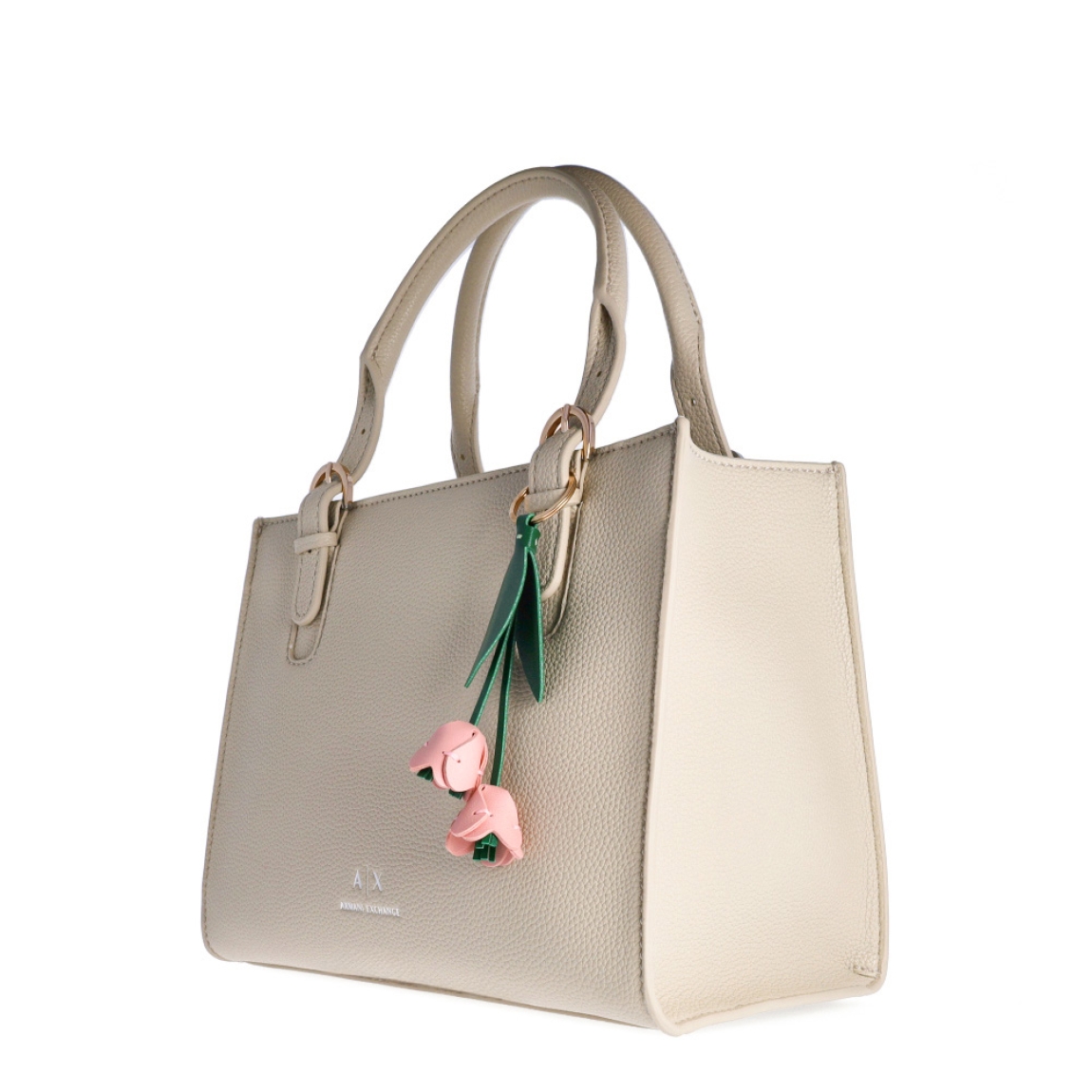 Llavero de rosas color rosado de la marca Sons, elaboradas en piel, cosidas a mano. Llavero ideal combinable con diferentes bolsos, accesorio perfecto para ti!