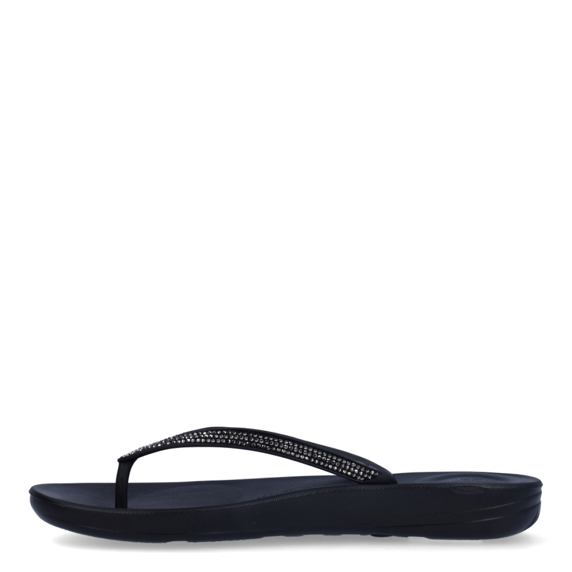 Sandalias de la marca Fitflop, modelo IQUSHION. Exterior elaborado en neopreno color gris con brillantes en pala. Interior en piel color gris. Suela plana de goma. Estas sandalias Fitflop IQUSHION son ideales para esta temporada!