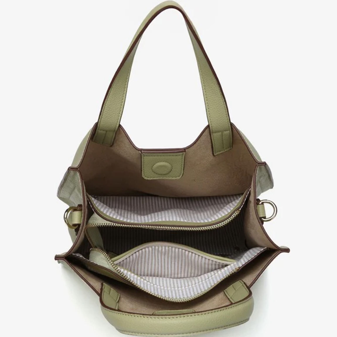 Bolso shopper de mujer de la marca Abbacino, modelo BOCCO. Bolso elaborado en materiales reciclados color verde. Forro interior y Cierre superior magnético. Bolso Abbacino con asa textil cruzada, que puede regularse y es de quita y pon. Medidas: alto 27cm y ancho 28cm. Este bolso Abbacino BOCCO es un modelo de líneas rectas y muy minimalista que se convertirá en un imprescindible para tu día a día. Un diseño amplio de inspiración marinera e influencia mediterránea.