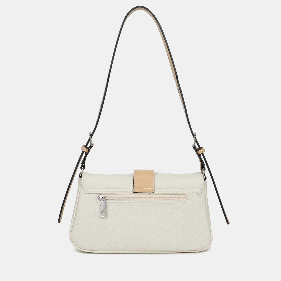 Bolso de la marca Binnari, modelo DUERO. Bolso clásico elaborado en rafia color beig. Este bolso DUERO tiene dos posiciones, mano y bandolera, gracias al asa que lleva en su interior. Ideal para el día a día. Cierre con cremallera. Le dará un toque llamativo y cómodo a tu look veraniego. Medidas: alto 15cm y ancho 26cm.