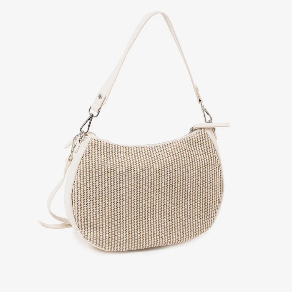 Bolso de la marca Matias Salva, modelo NIJAR. Elaborado en rafia color beig. Interior de forro textil con un bolsillo cerrado con cremallera. Tiene asa de hombro. El asa auxiliar tipo bandolera cuenta con mosquetones para su fácil colocación. DIMENSIONES: 31x25x08 cm. Este bolso Matias Salva NIJAR es ideal para llevar a todos lados!